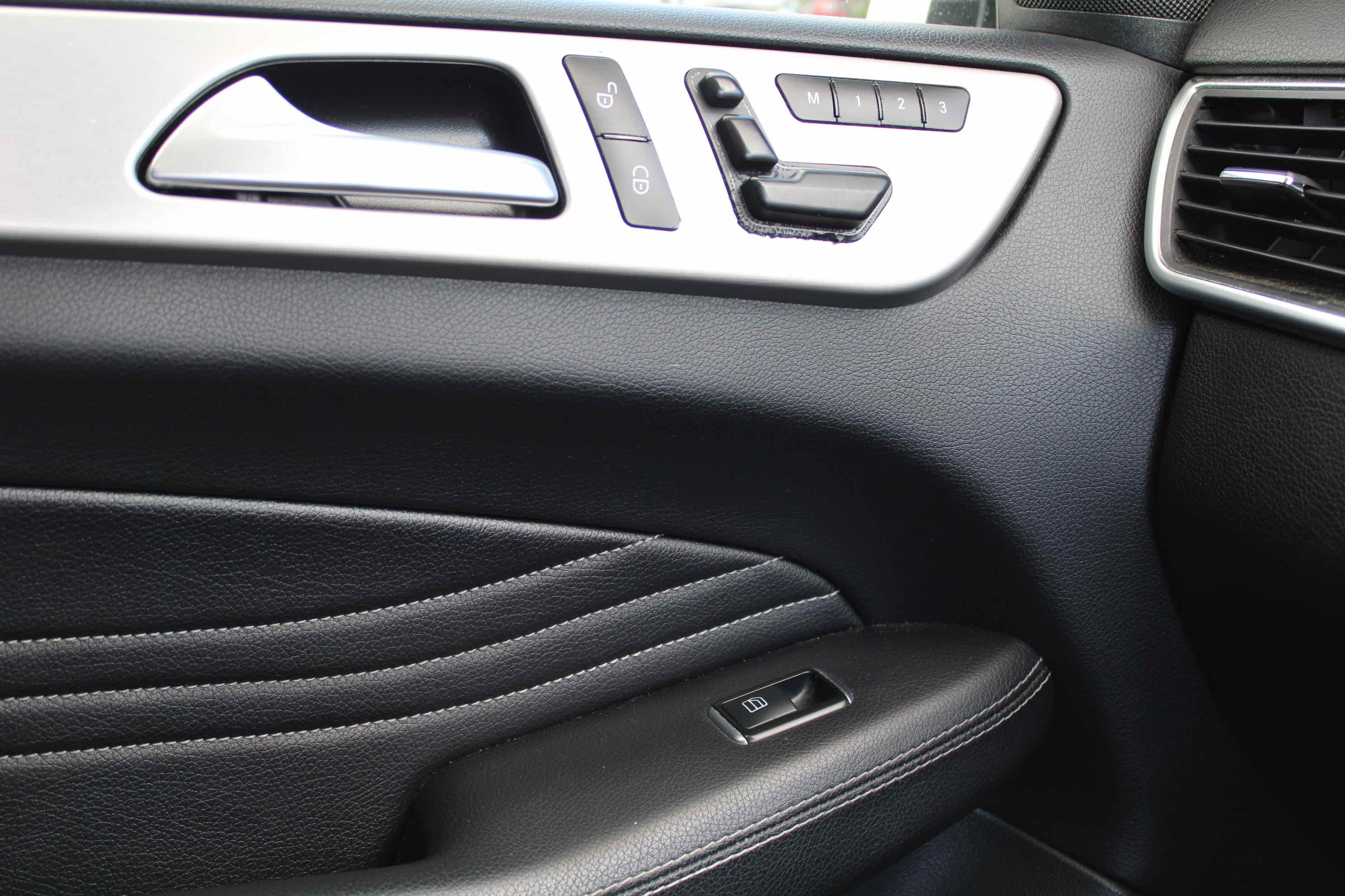 
								Mercedes-Benz ML 250 BlueTEC 4MATIC full									