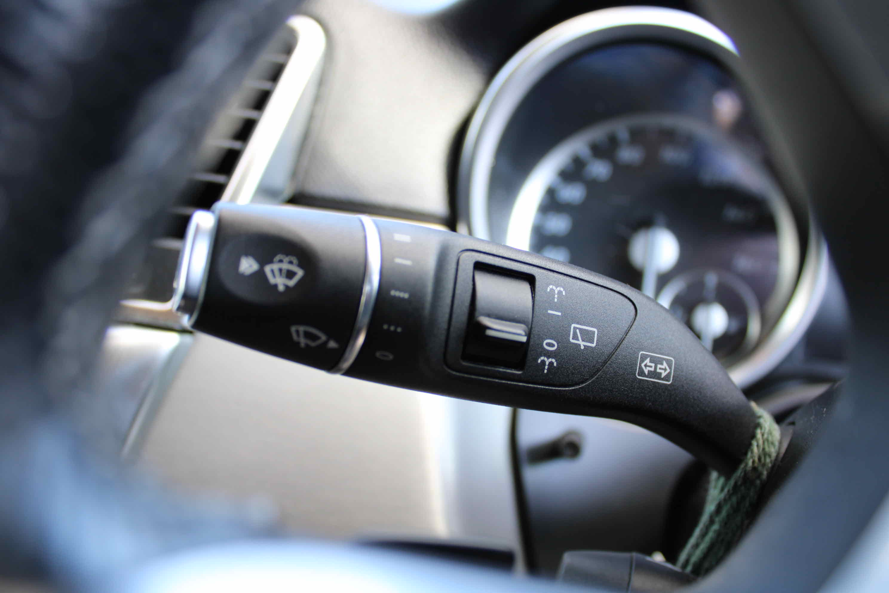
								Mercedes-Benz ML 250 BlueTEC 4MATIC full									