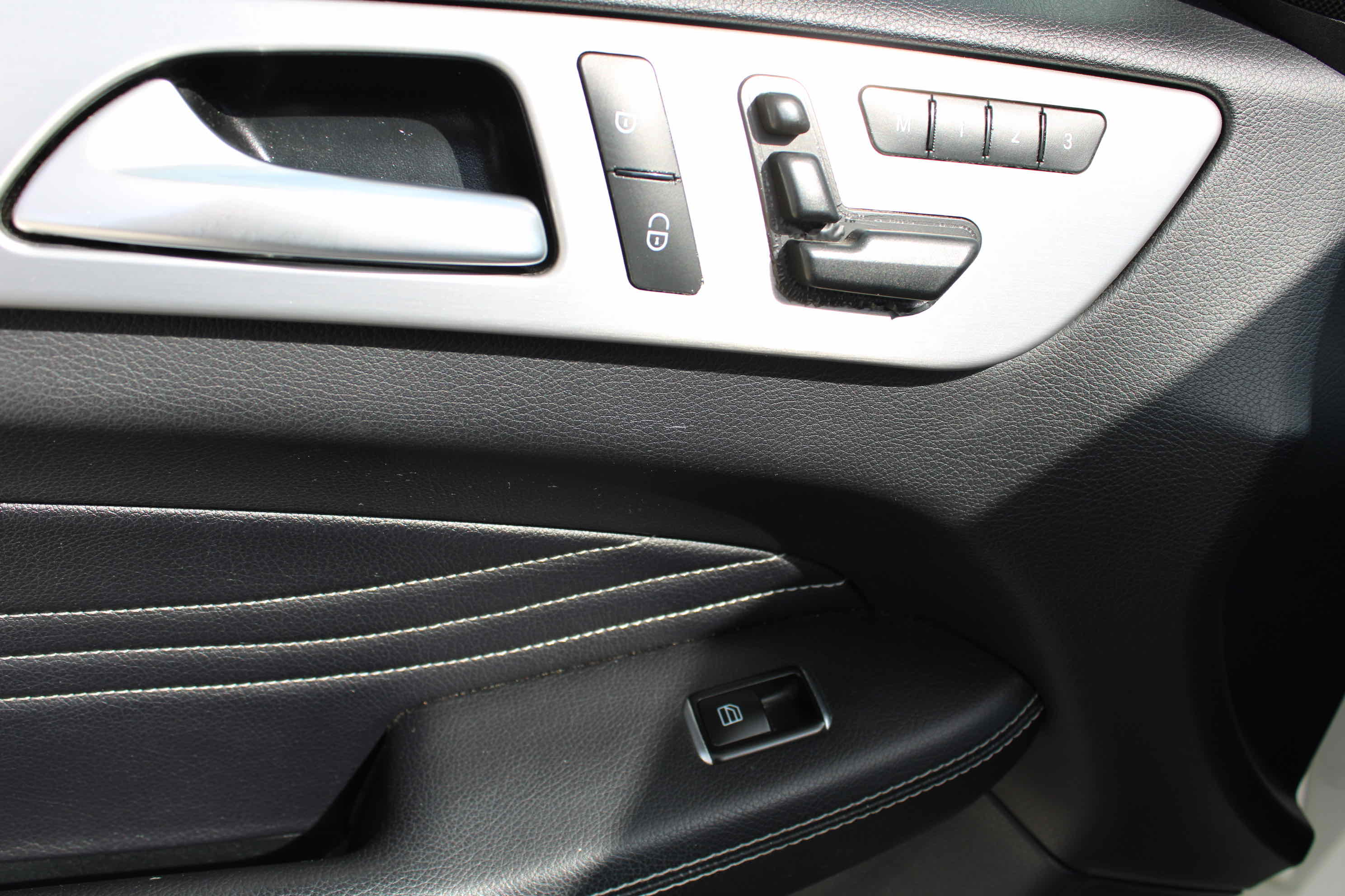 
								Mercedes-Benz ML 250 BlueTEC 4MATIC full									
