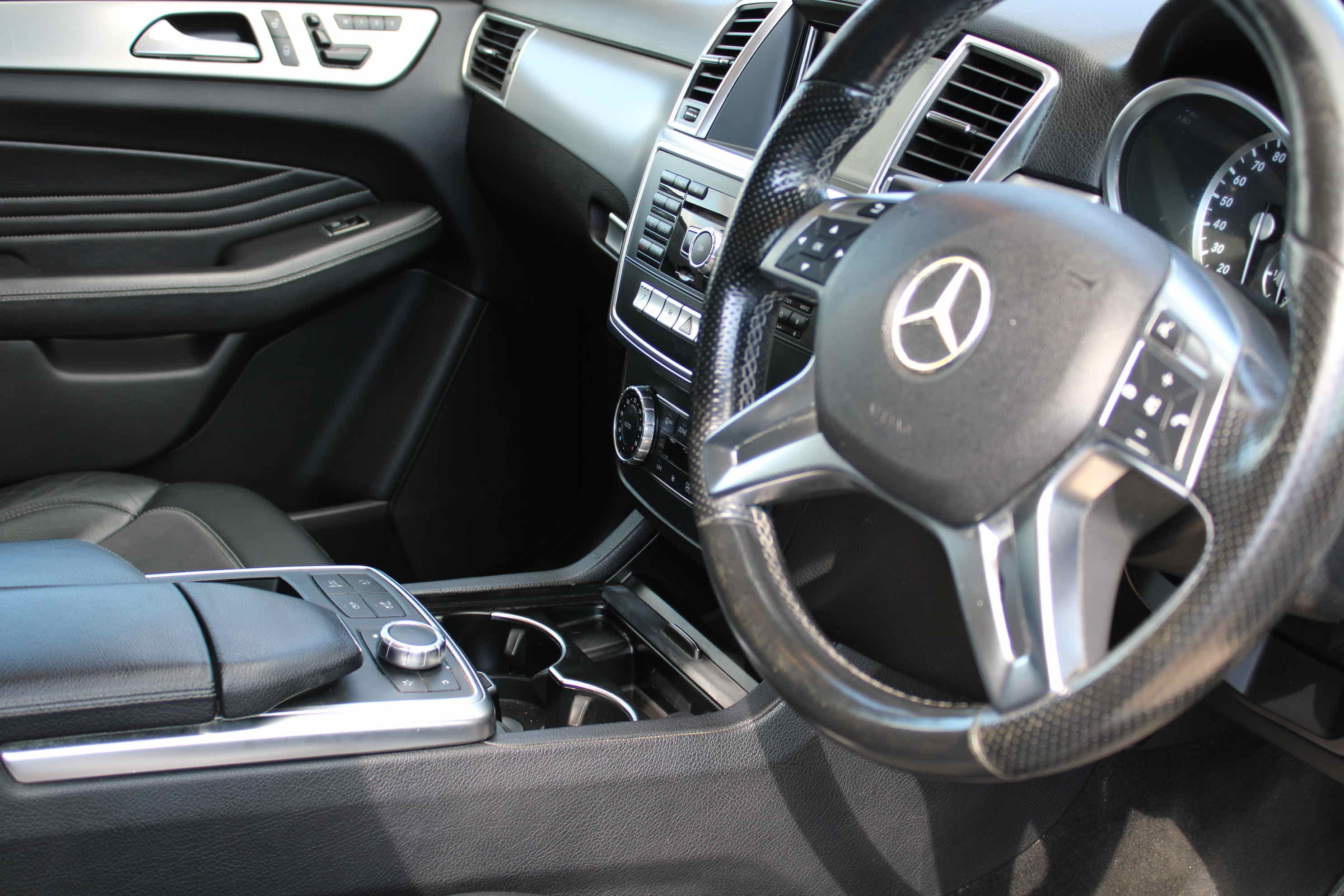 
								Mercedes-Benz ML 250 BlueTEC 4MATIC full									