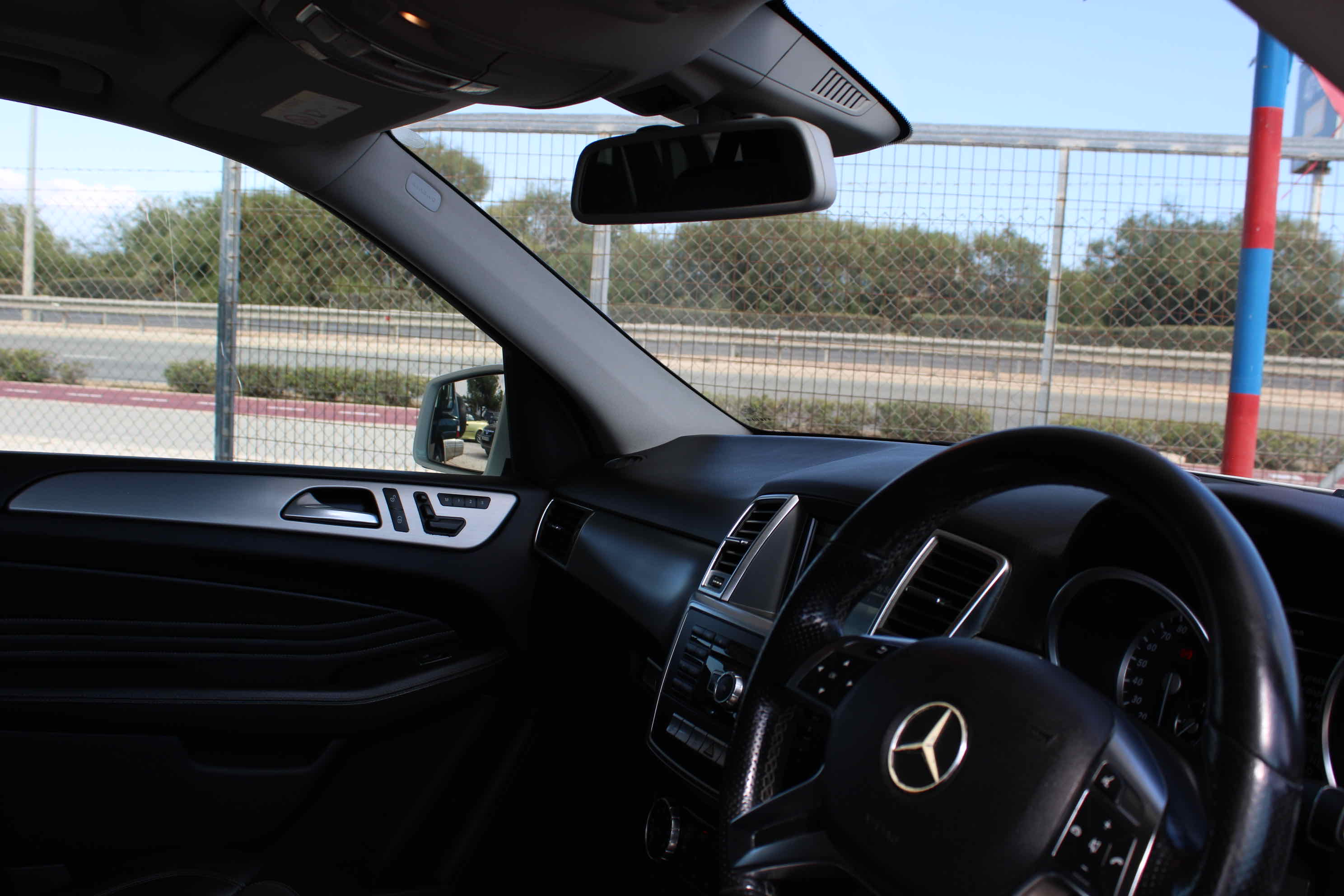 
								Mercedes-Benz ML 250 BlueTEC 4MATIC full									
