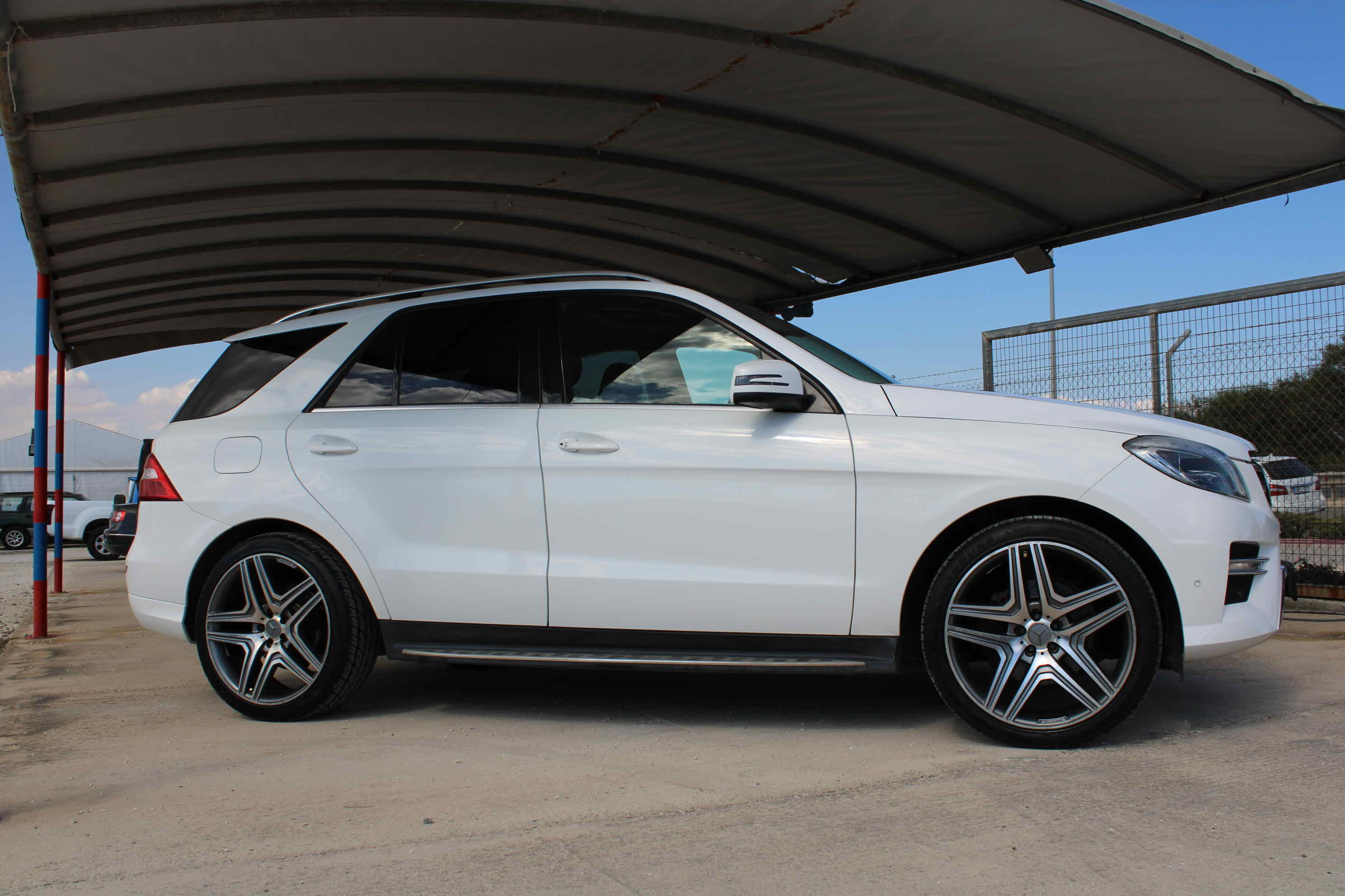 
								Mercedes-Benz ML 250 BlueTEC 4MATIC full									