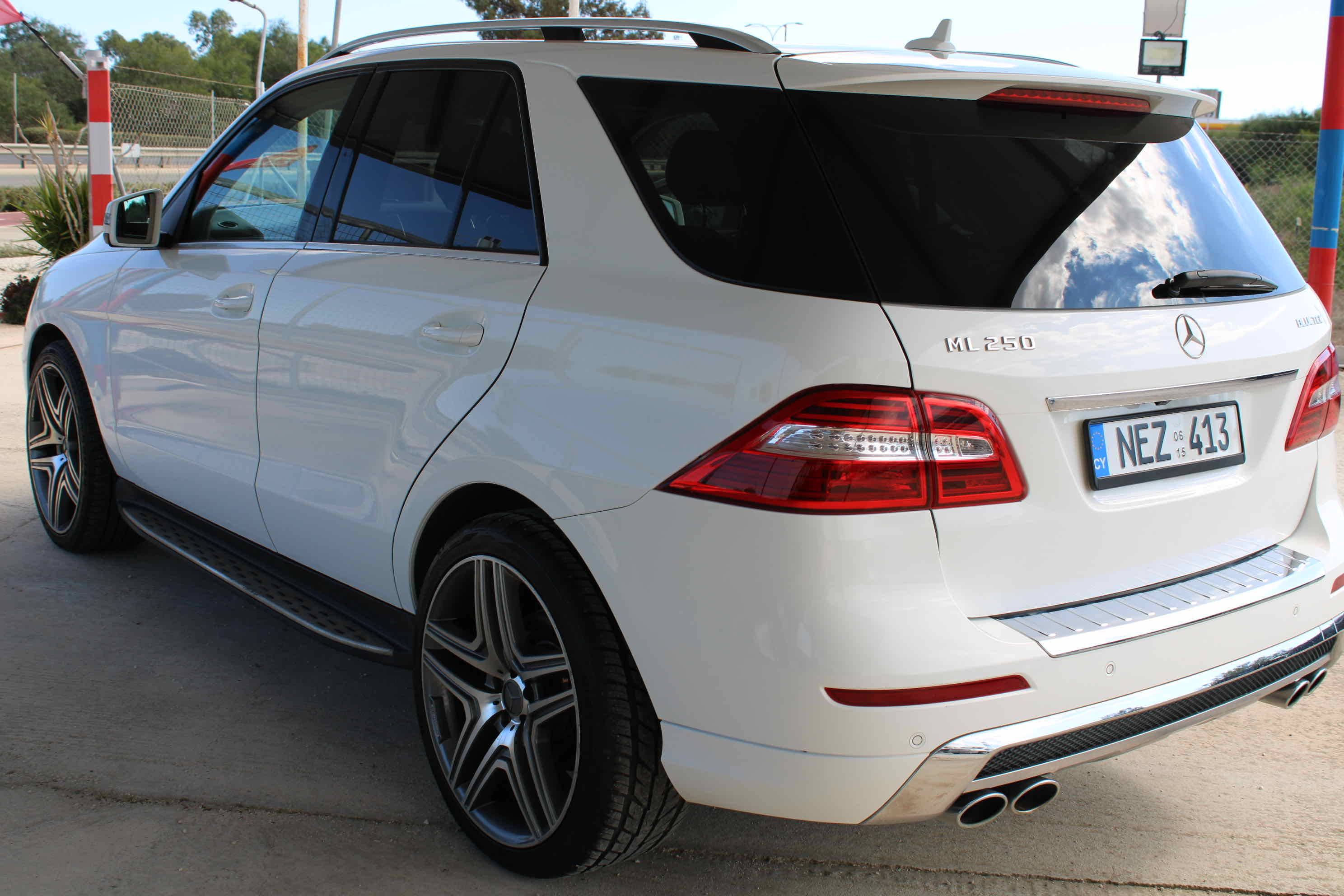 
								Mercedes-Benz ML 250 BlueTEC 4MATIC full									