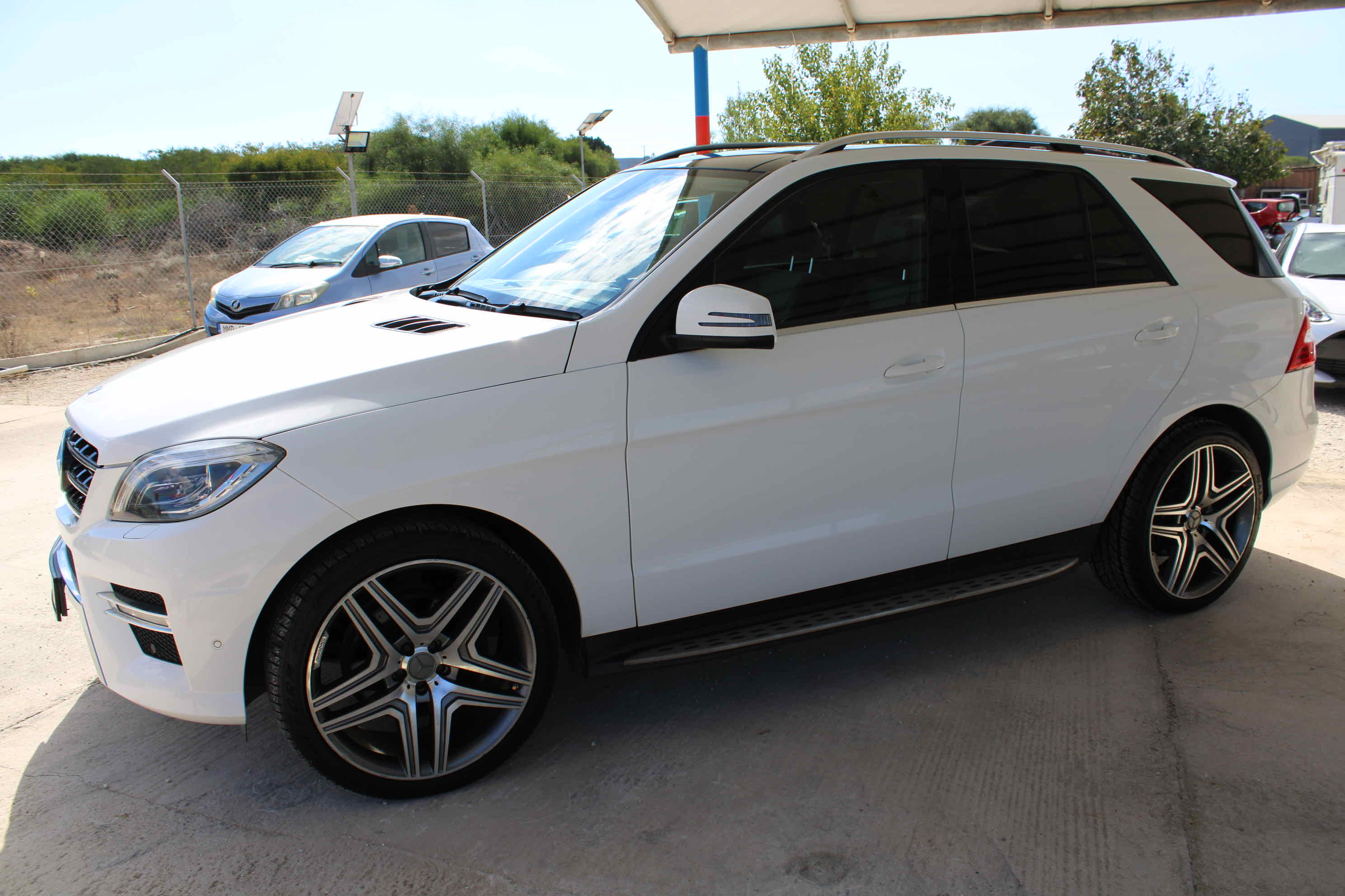 
								Mercedes-Benz ML 250 BlueTEC 4MATIC full									