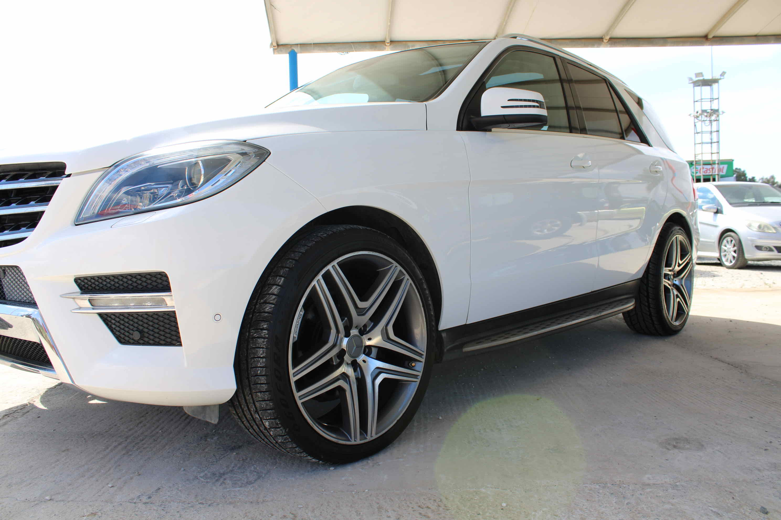 
								Mercedes-Benz ML 250 BlueTEC 4MATIC full									