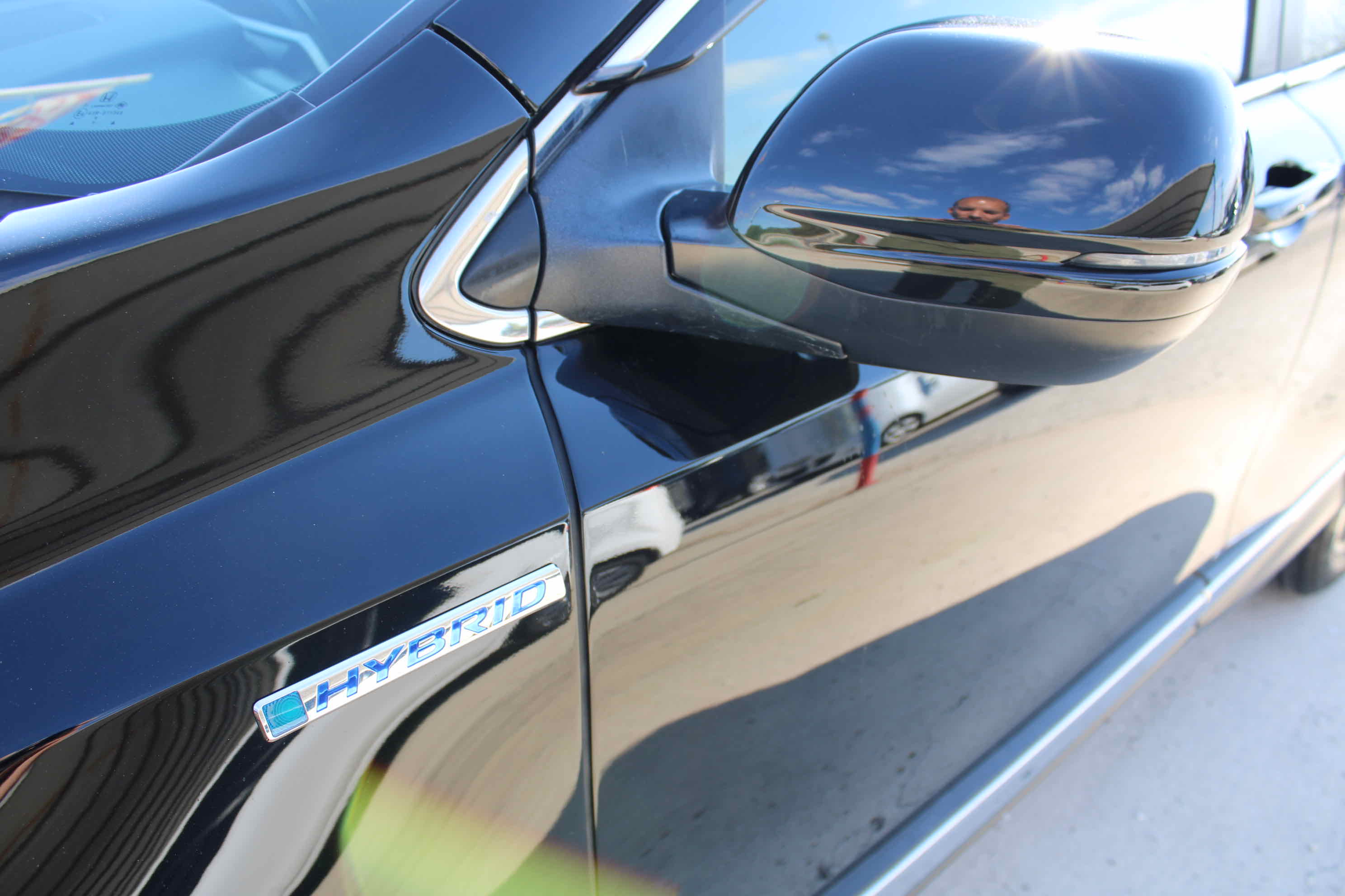 
								Honda CR-V Hybrid full									