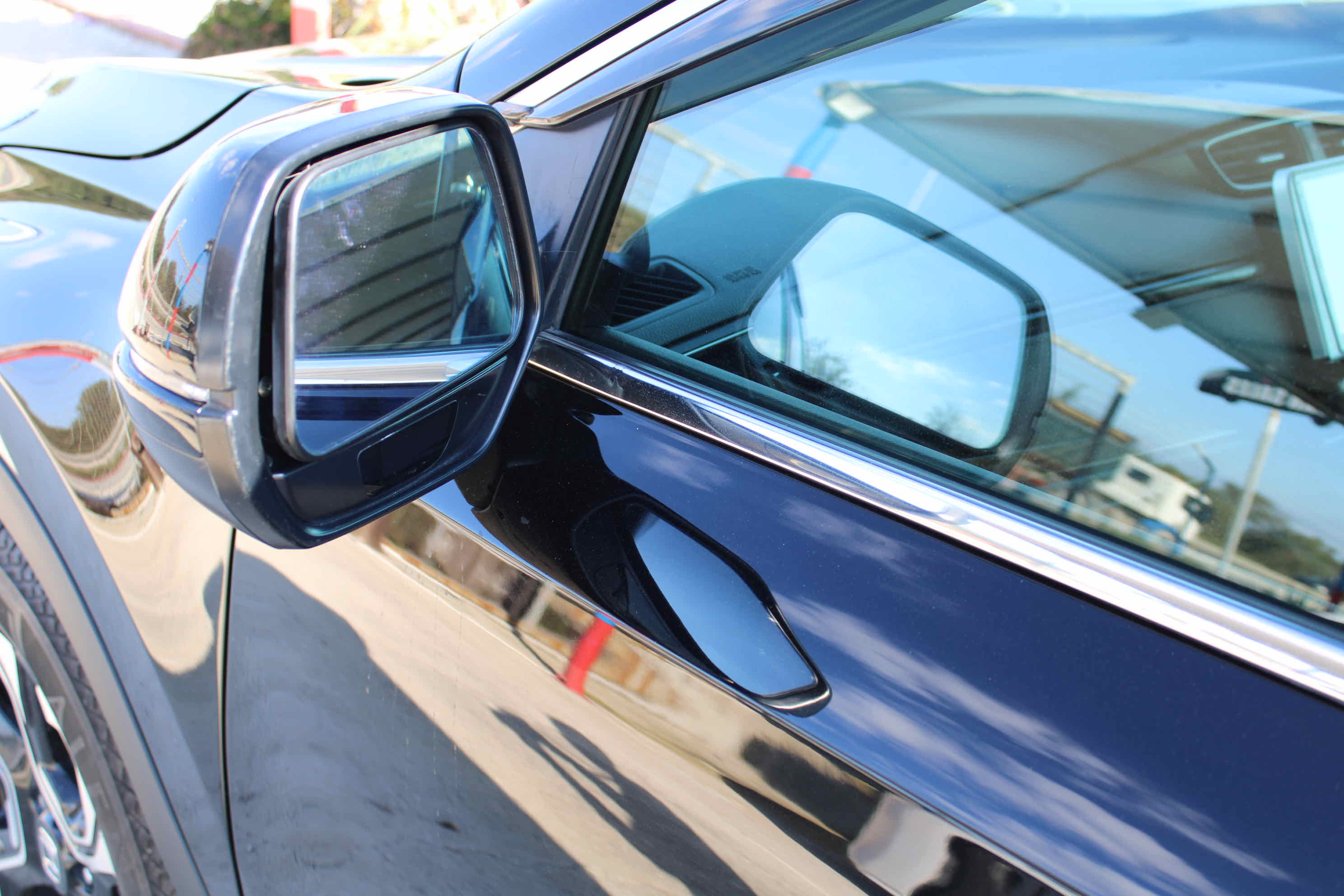 
								Honda CR-V Hybrid full									