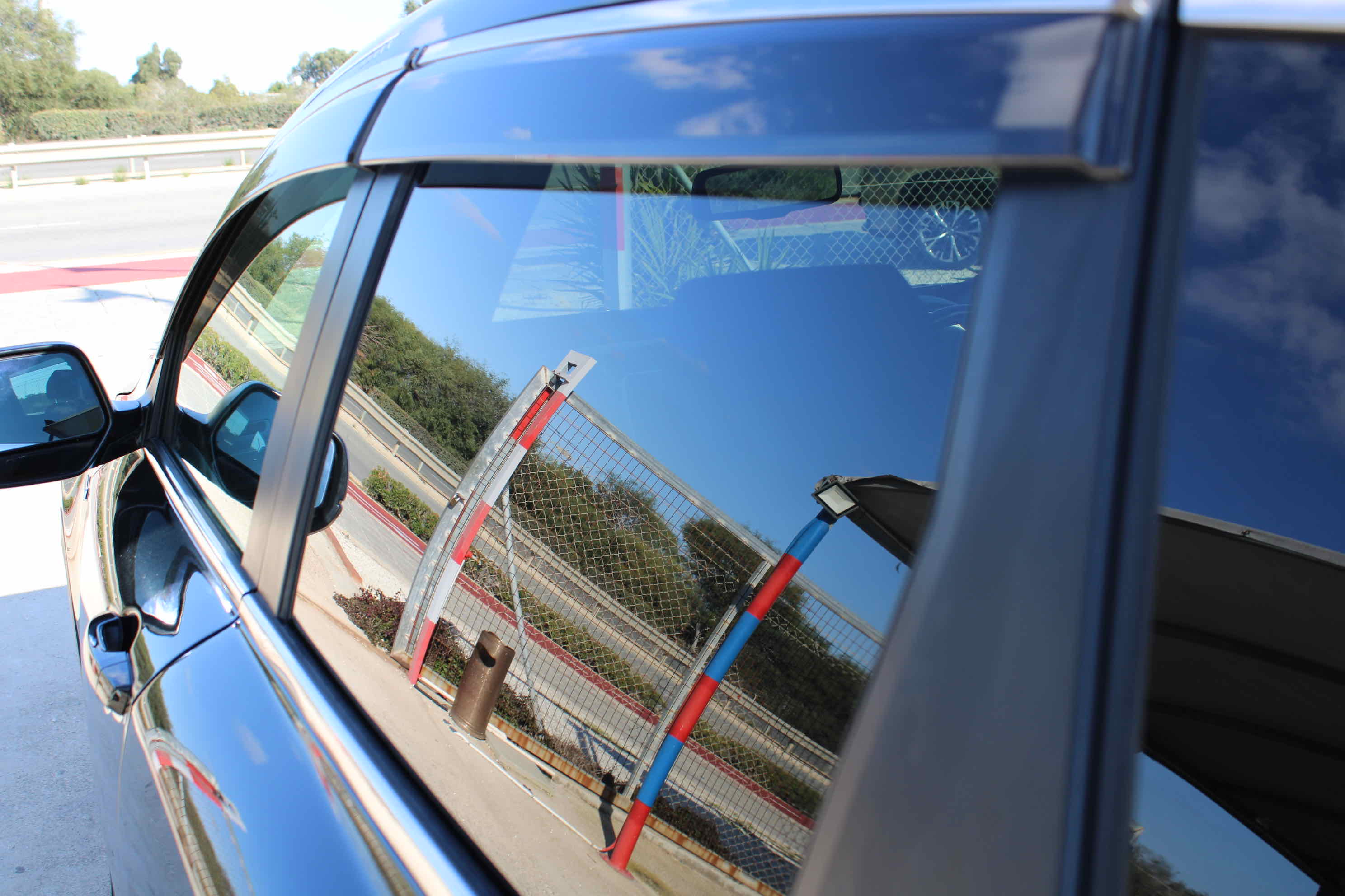
								Honda CR-V Hybrid full									