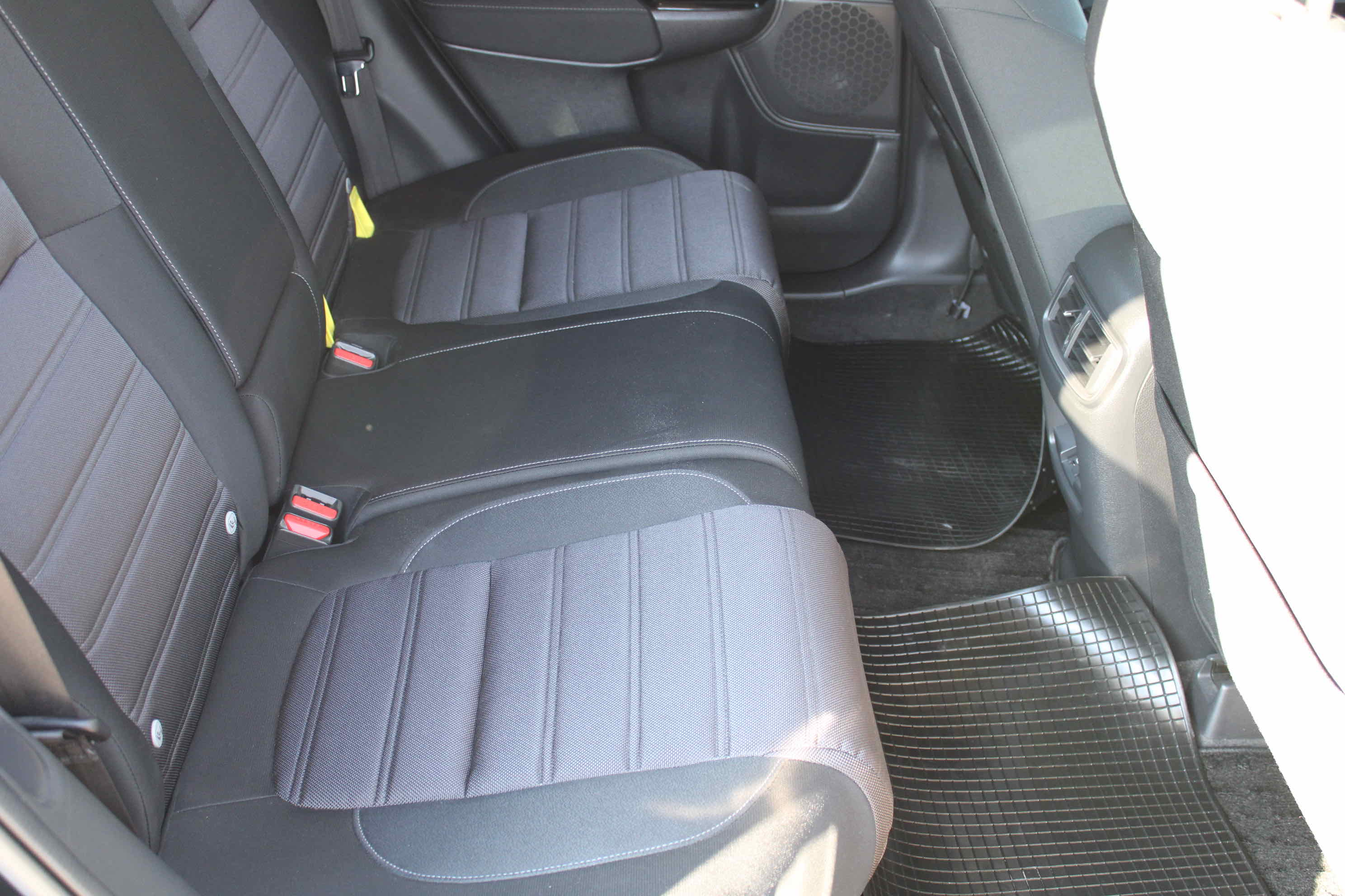 
								Honda CR-V Hybrid full									