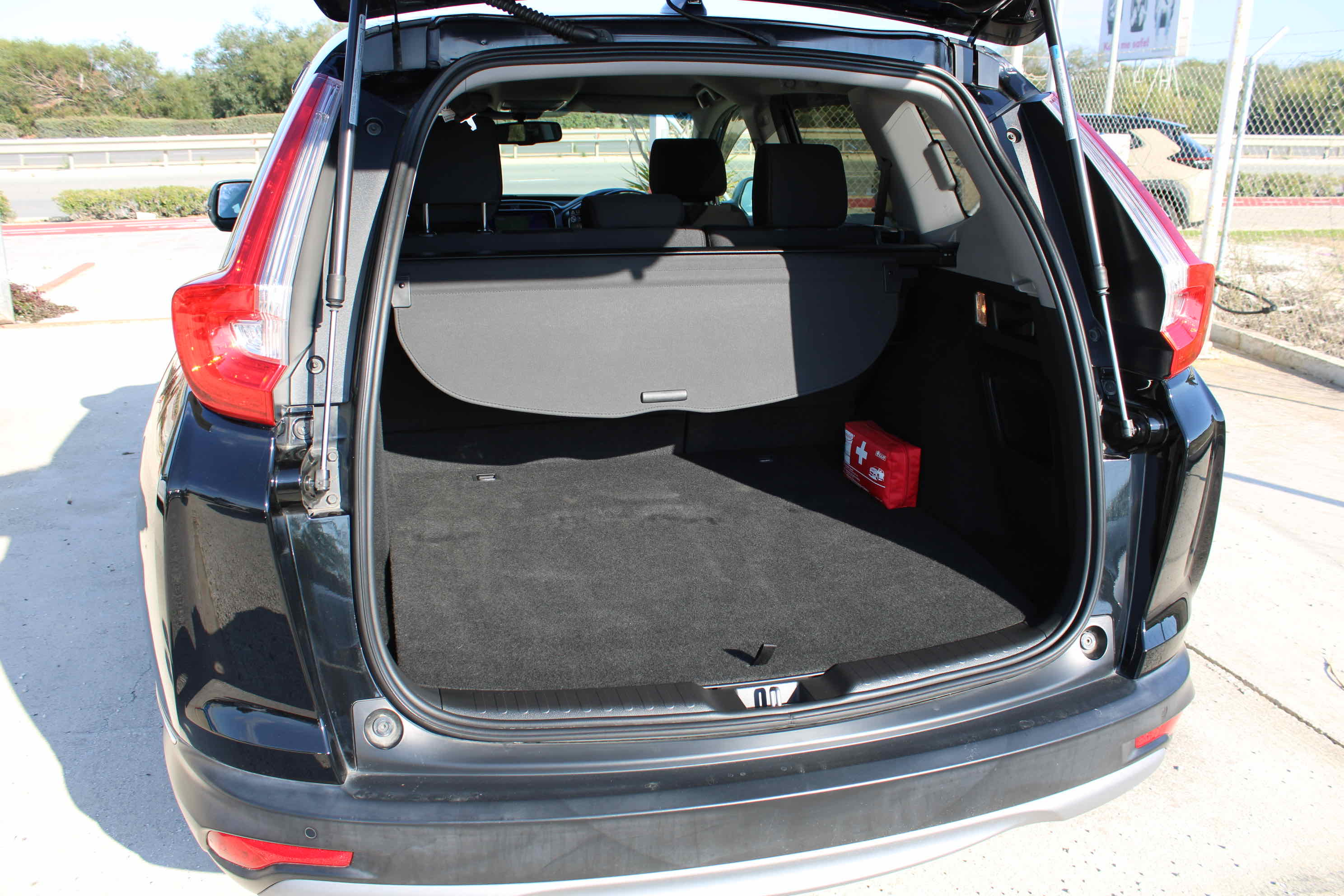 
								Honda CR-V Hybrid full									