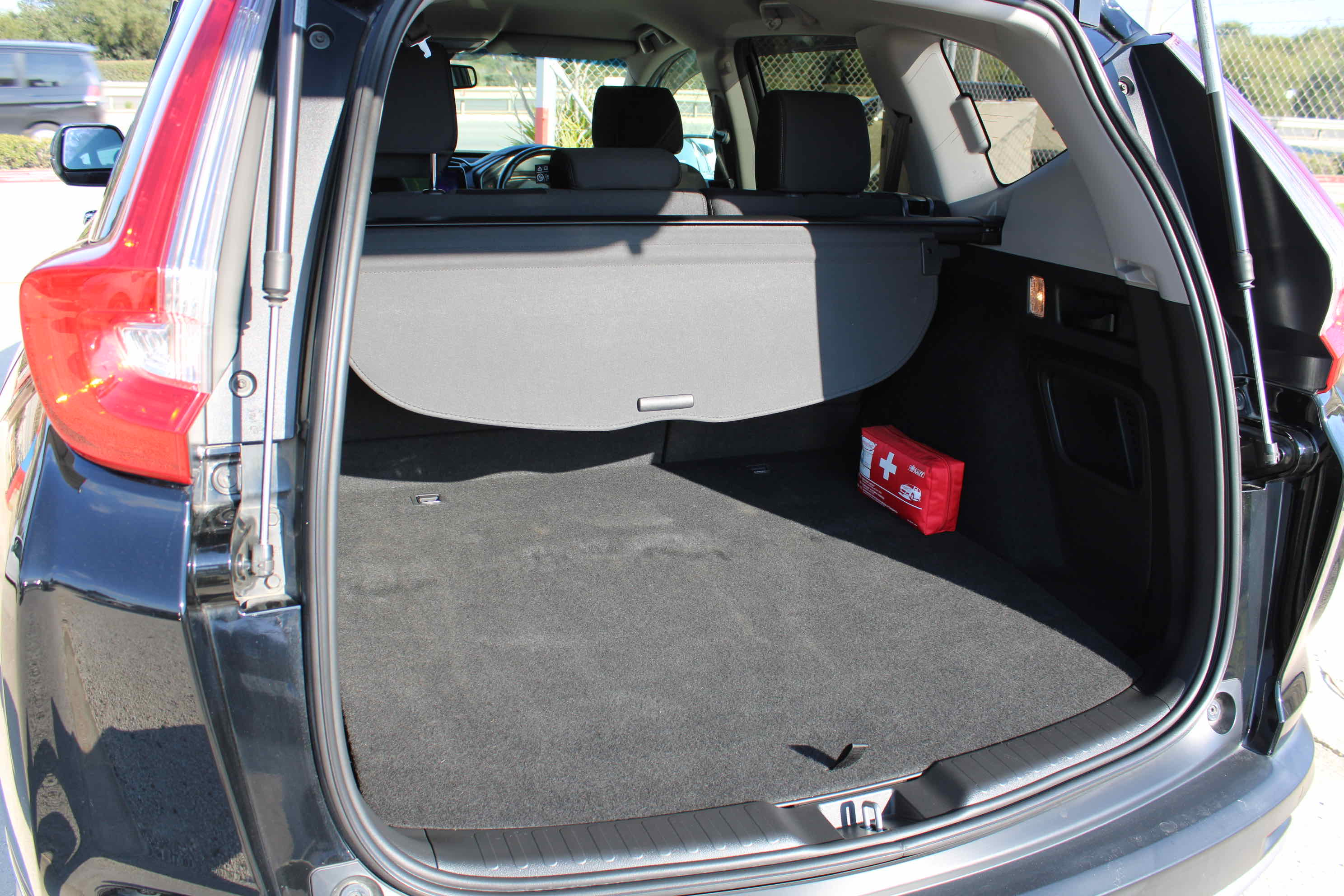
								Honda CR-V Hybrid full									