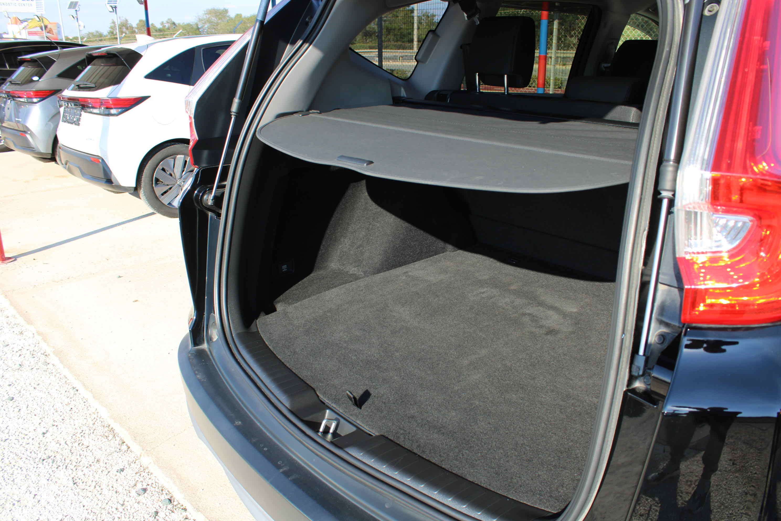 
								Honda CR-V Hybrid full									