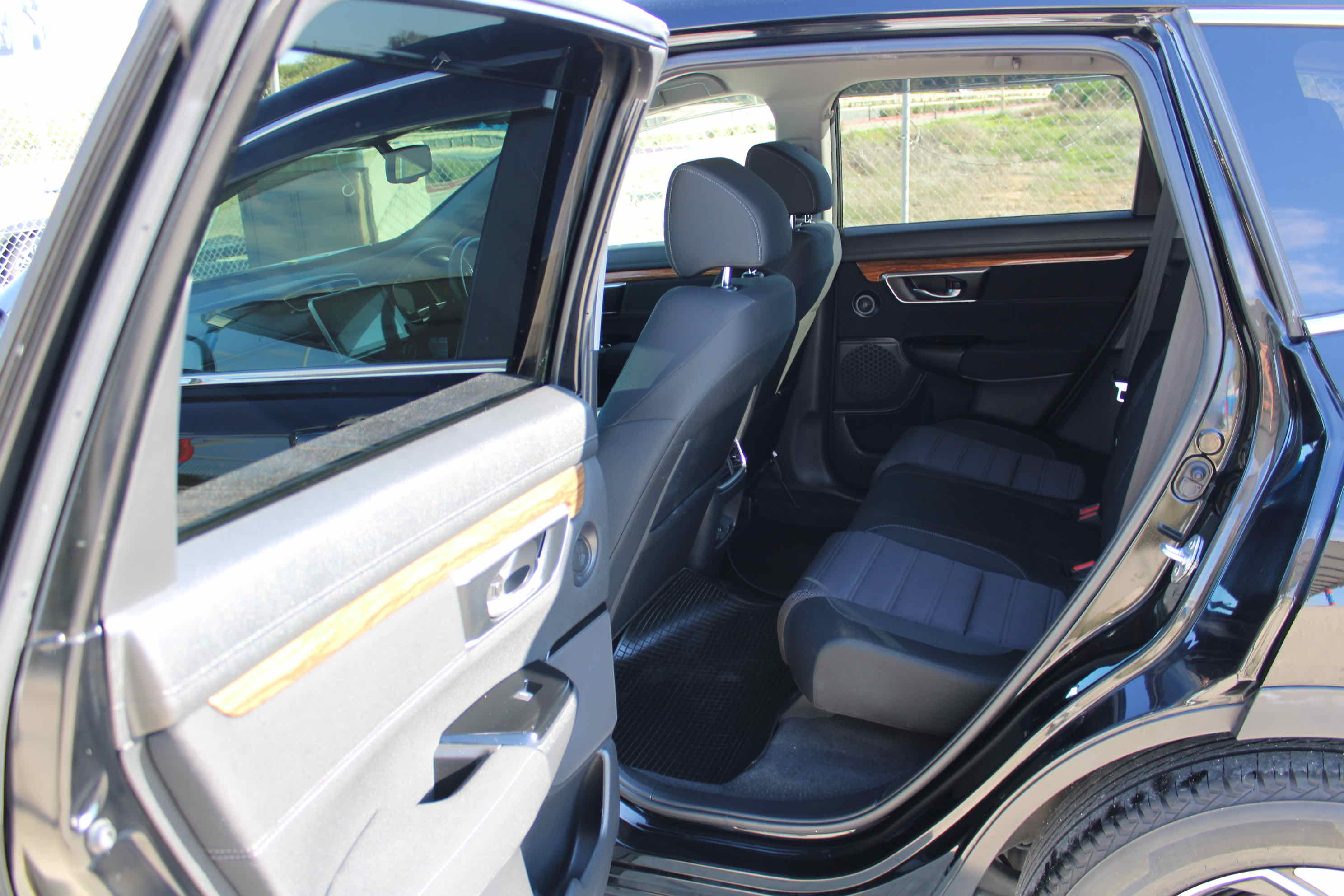 
								Honda CR-V Hybrid full									