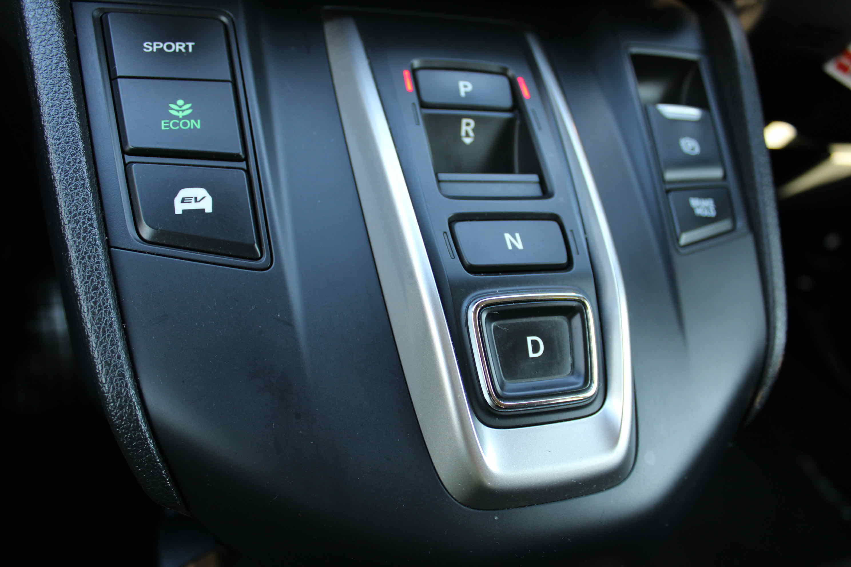 
								Honda CR-V Hybrid full									