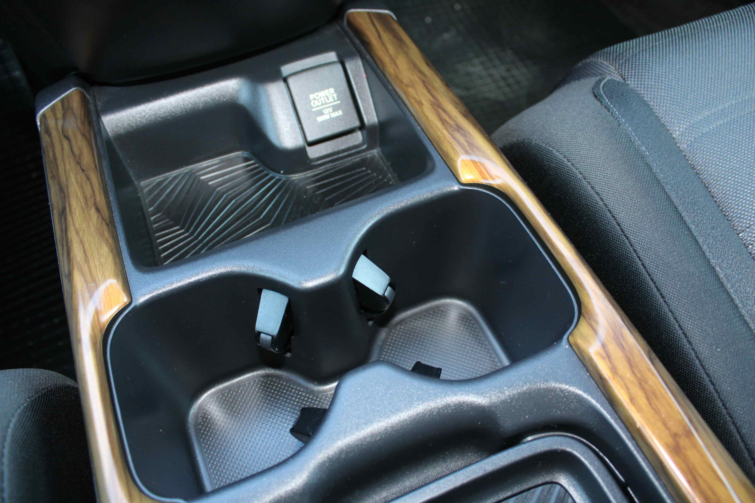 
								Honda CR-V Hybrid full									