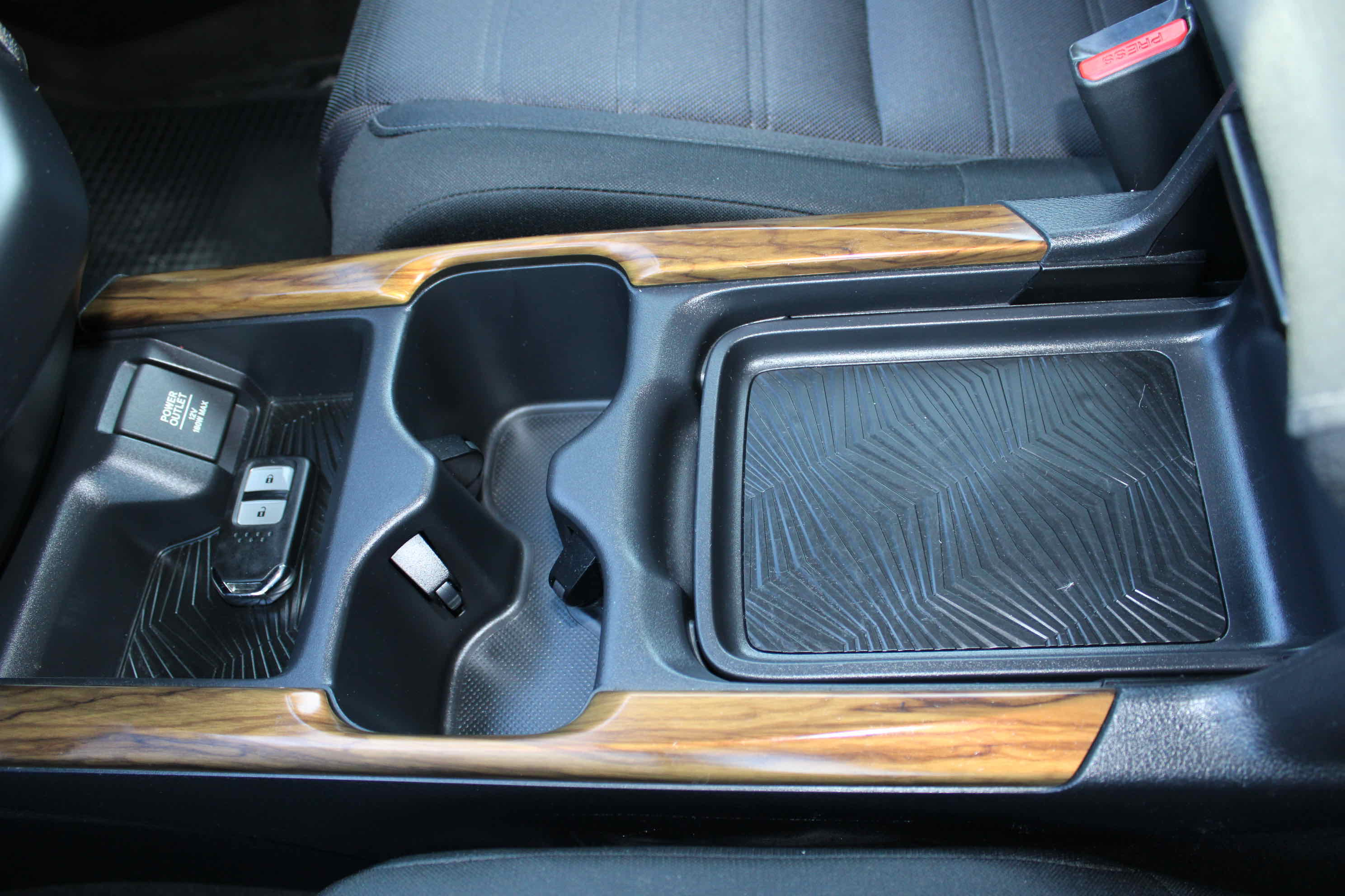 
								Honda CR-V Hybrid full									