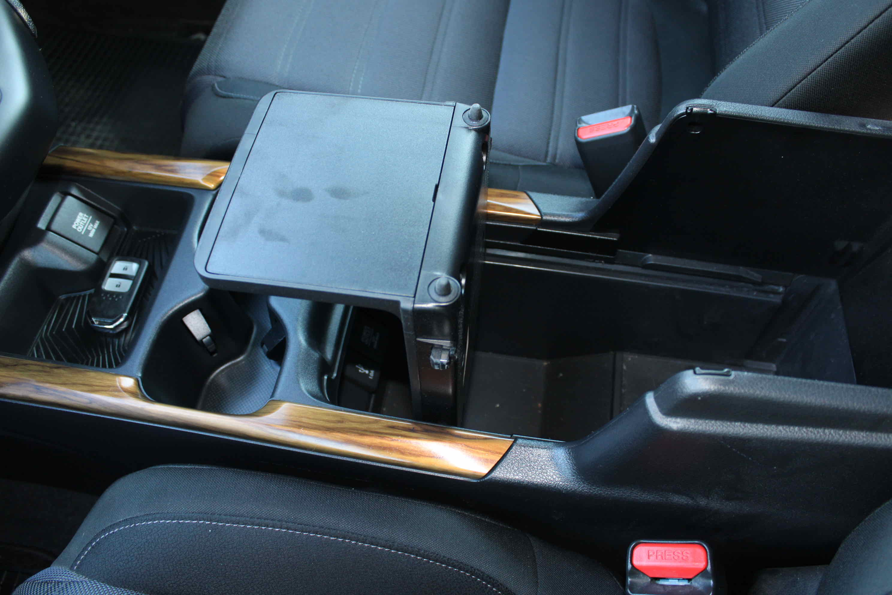 
								Honda CR-V Hybrid full									