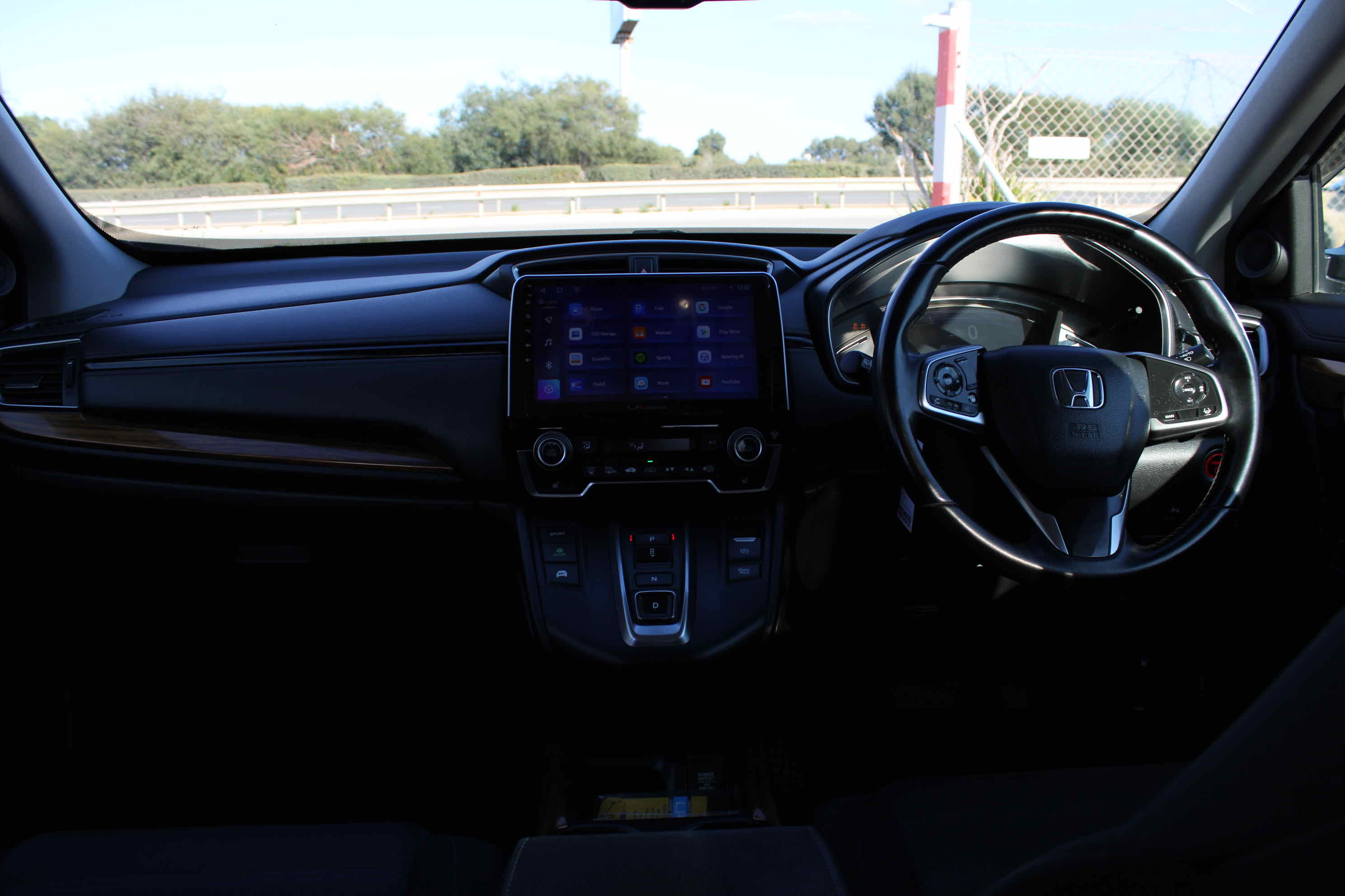 
								Honda CR-V Hybrid full									