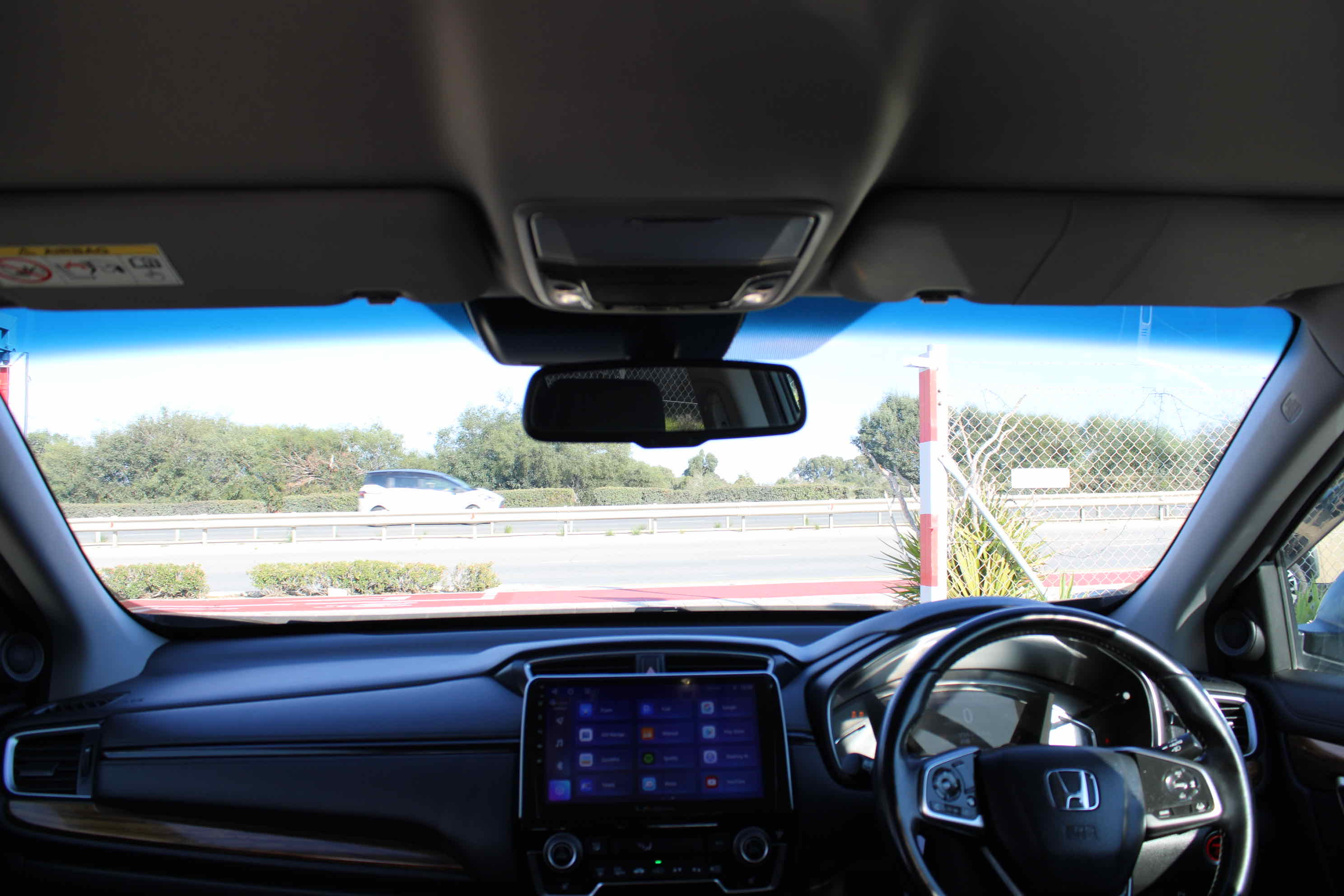 
								Honda CR-V Hybrid full									