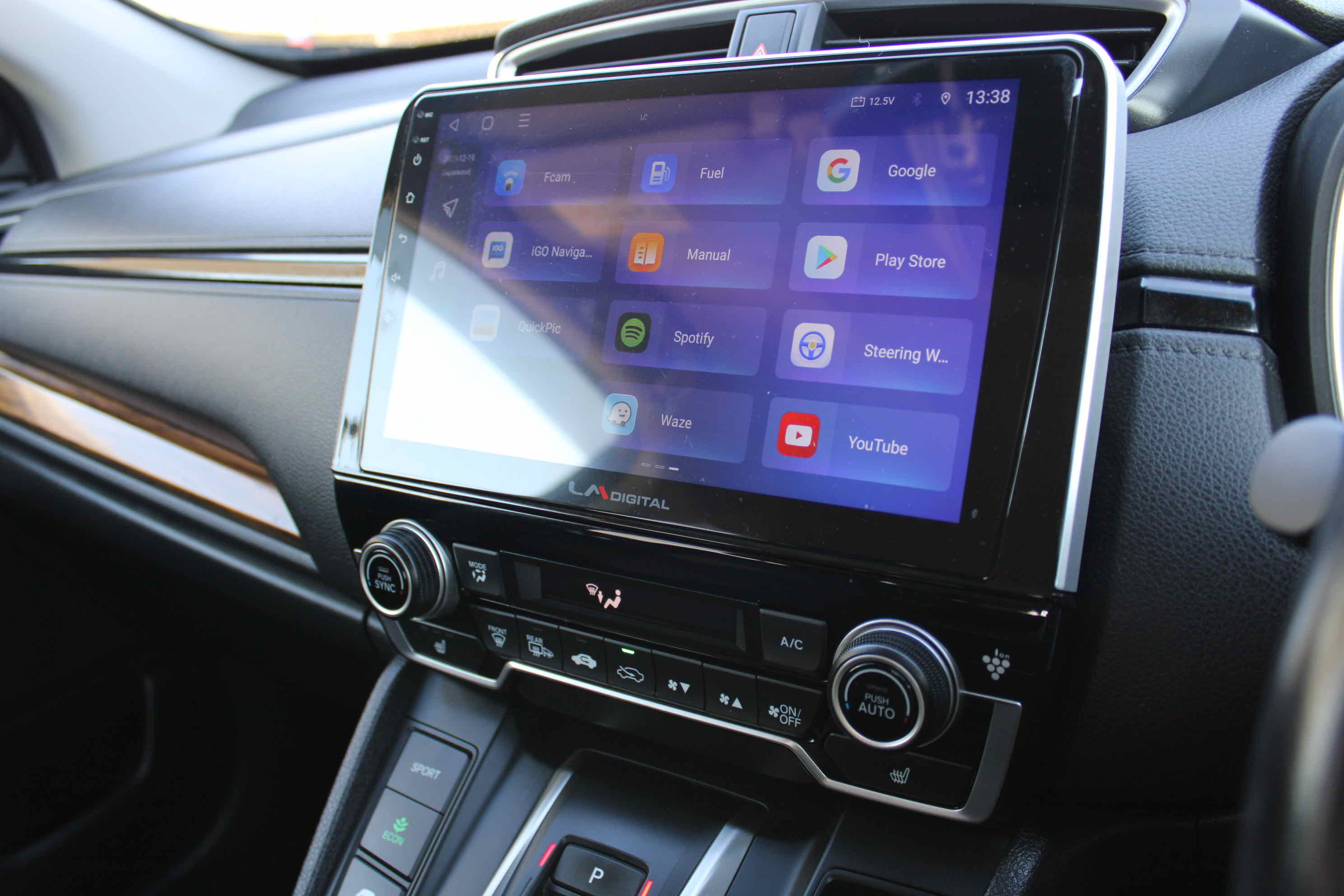 
								Honda CR-V Hybrid full									