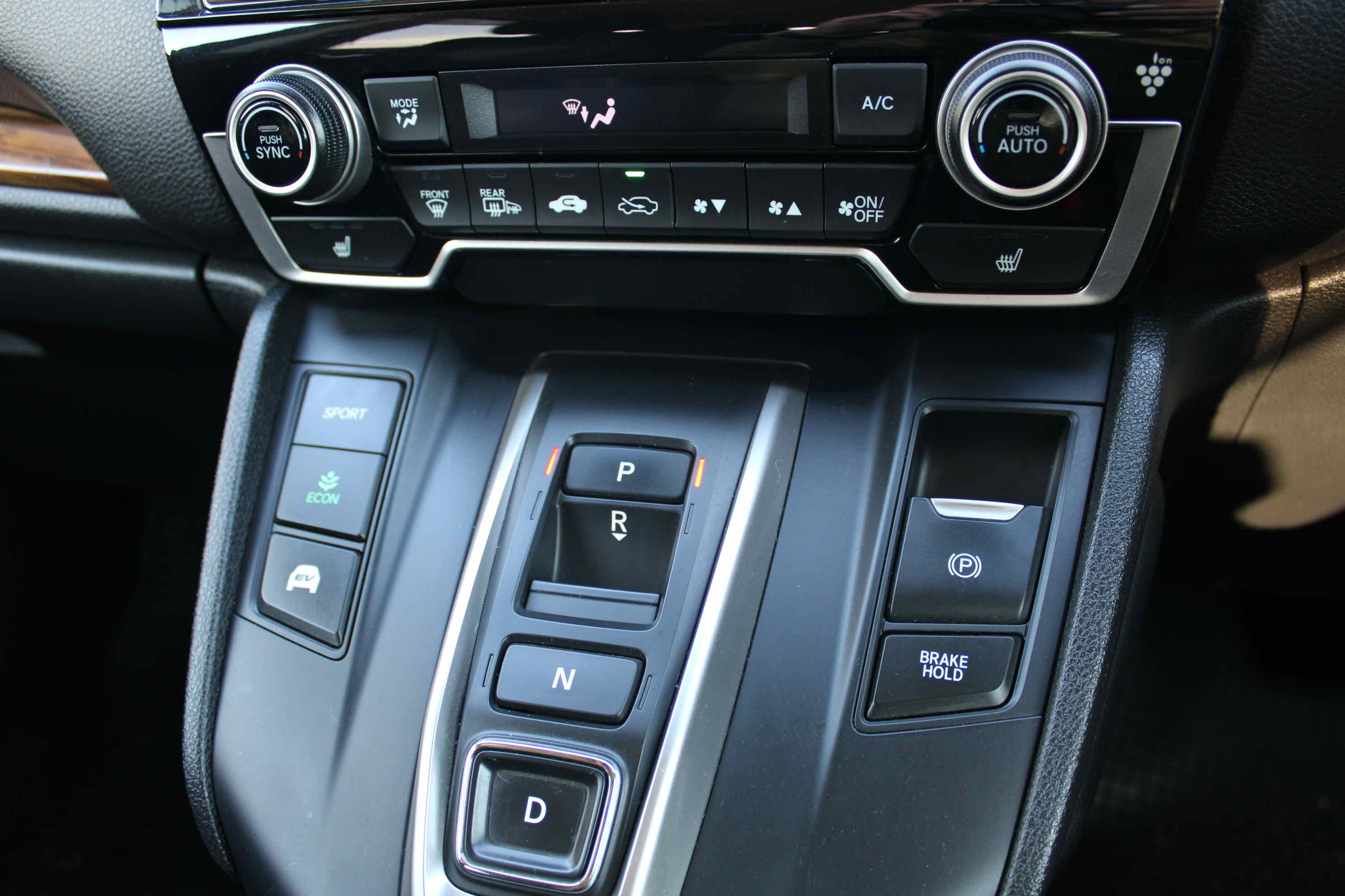 
								Honda CR-V Hybrid full									