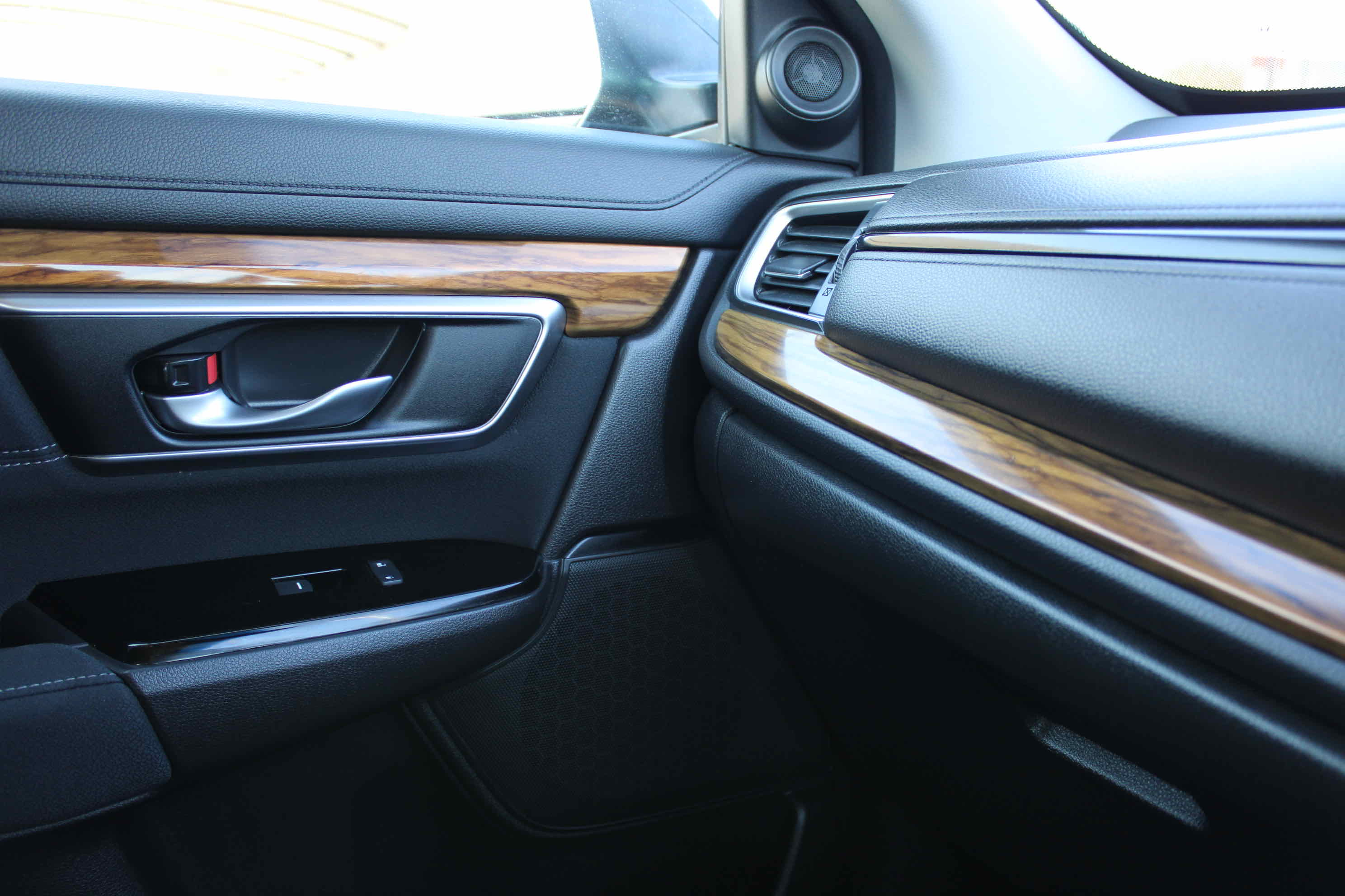
								Honda CR-V Hybrid full									