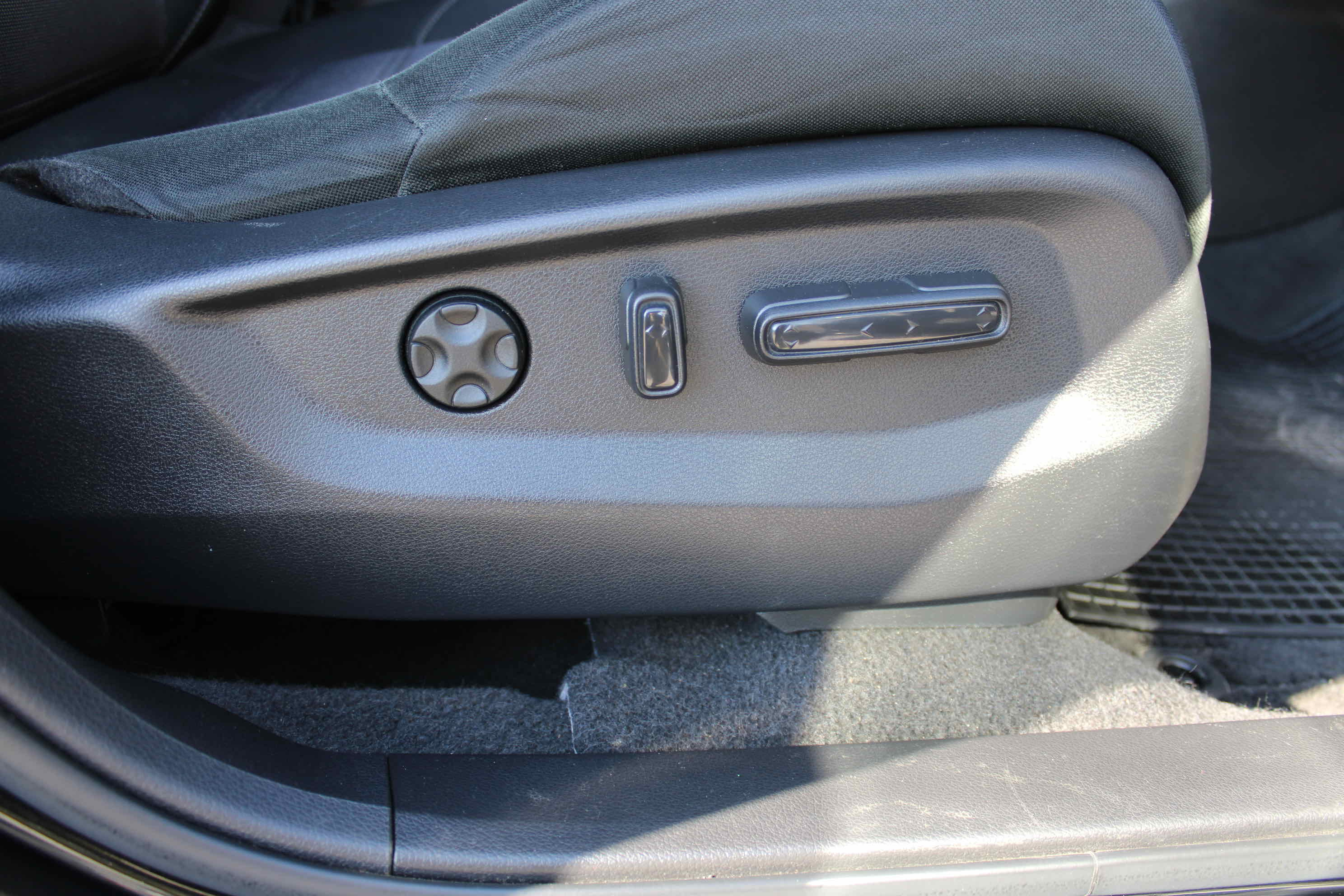 
								Honda CR-V Hybrid full									