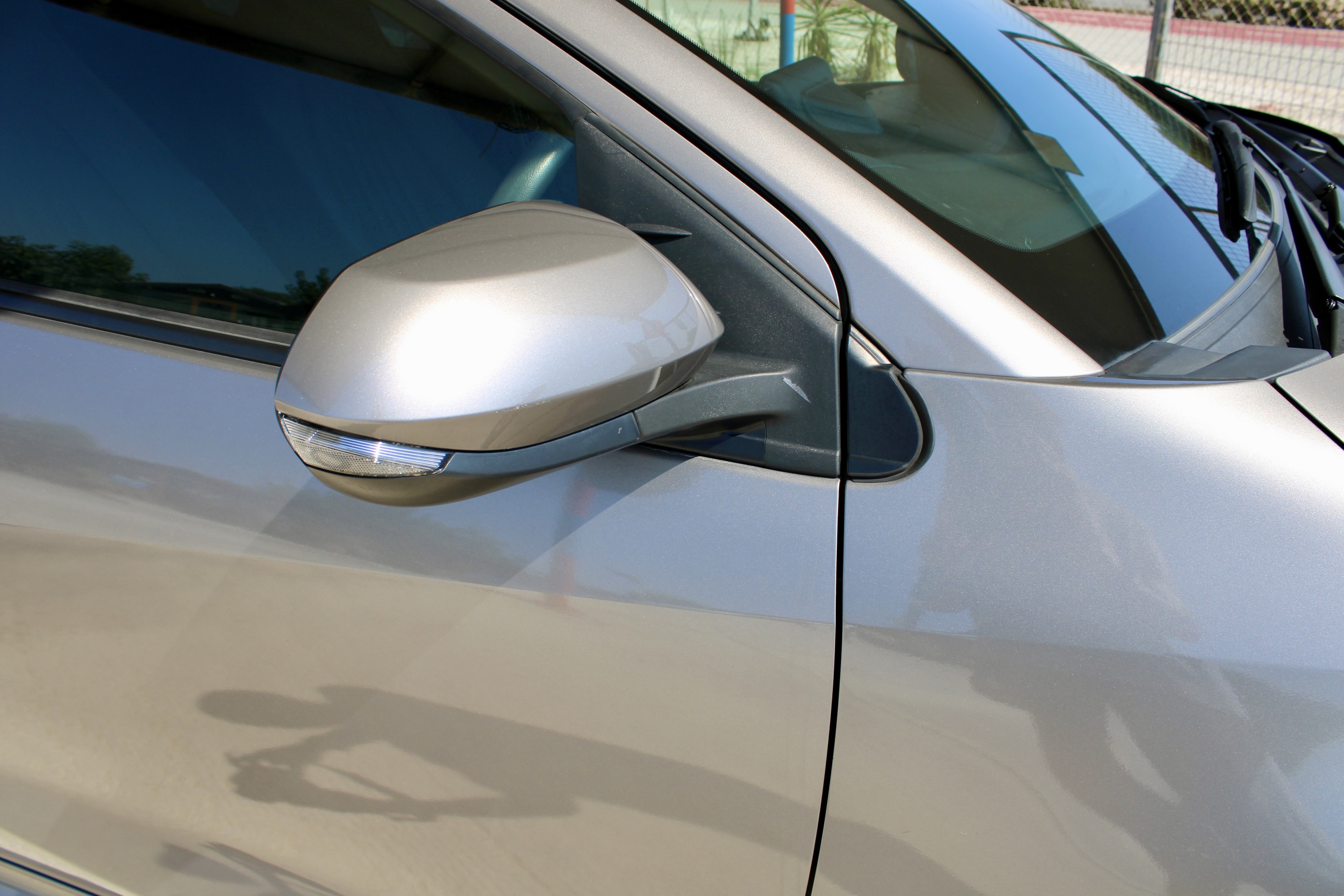 
								Toyota Yaris Hybrid full									