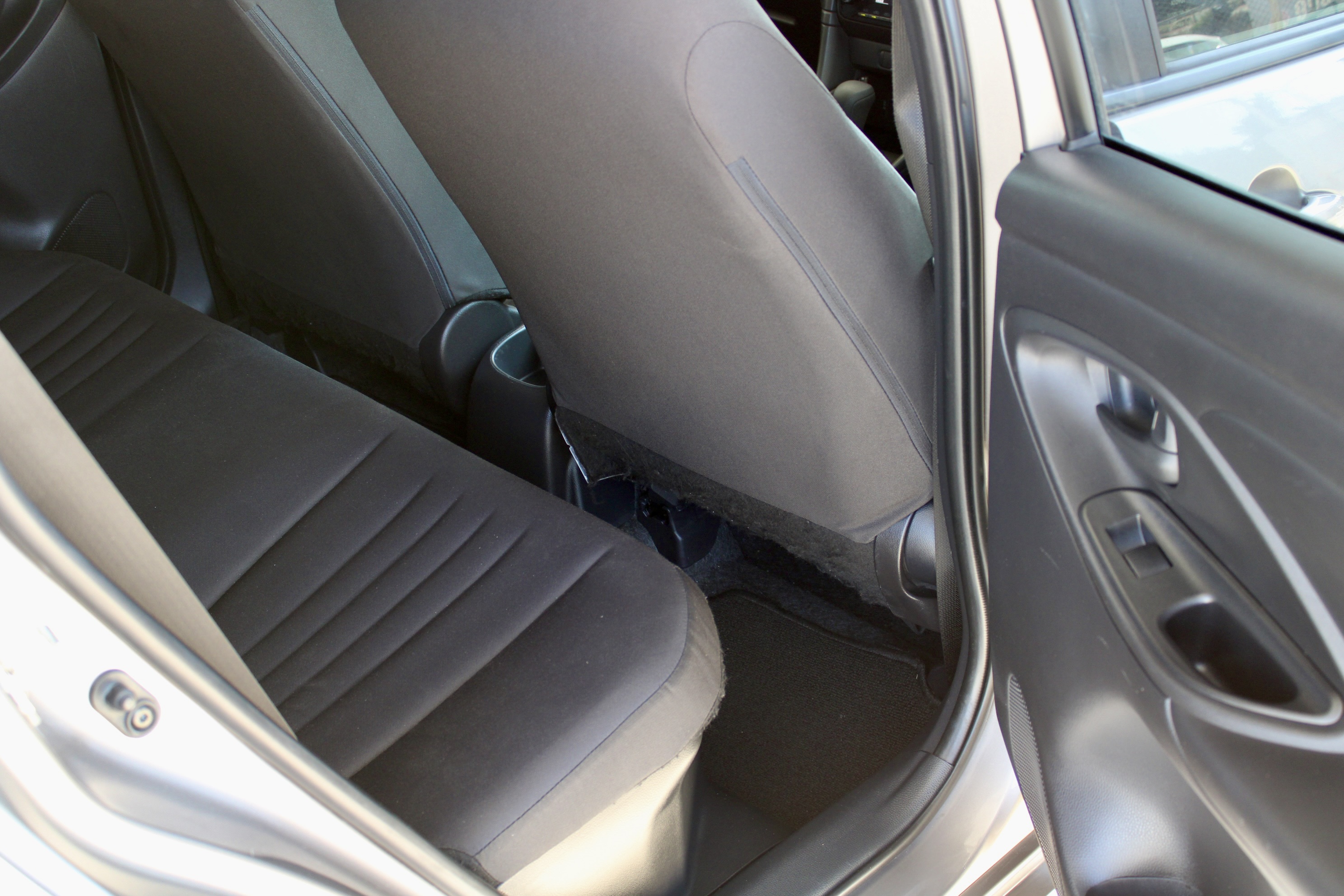 
								Toyota Yaris Hybrid full									