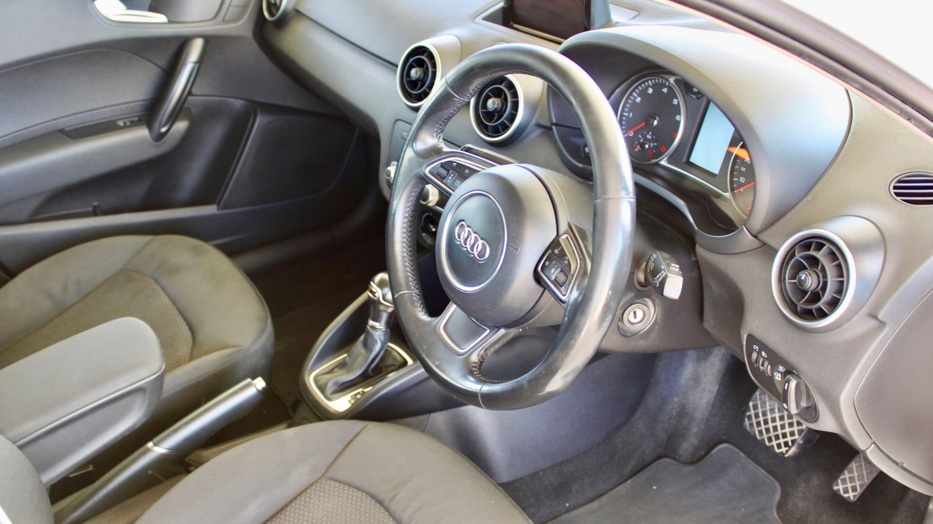 
								Audi A1 1.4 TFSI Petrol full									