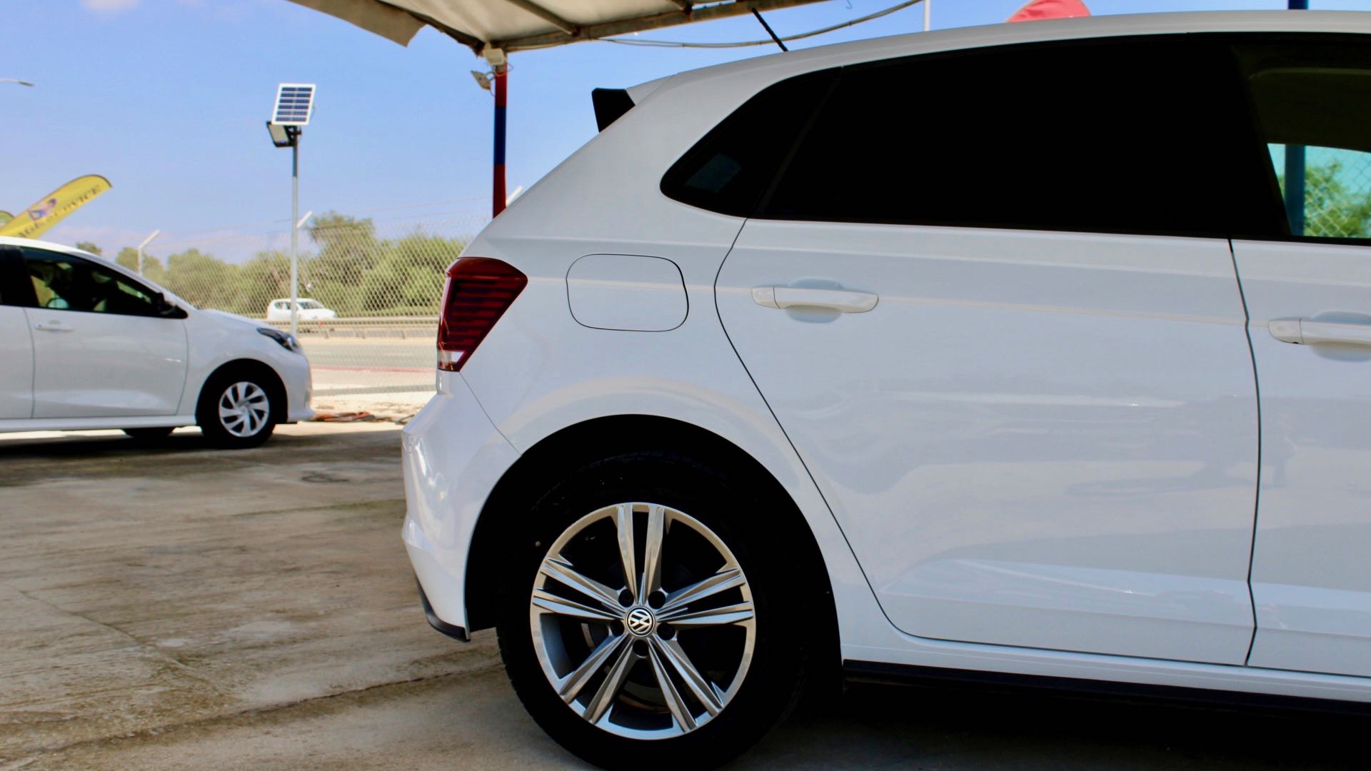 
								Volkswagen Polo R-Line 1.0 TSI full									