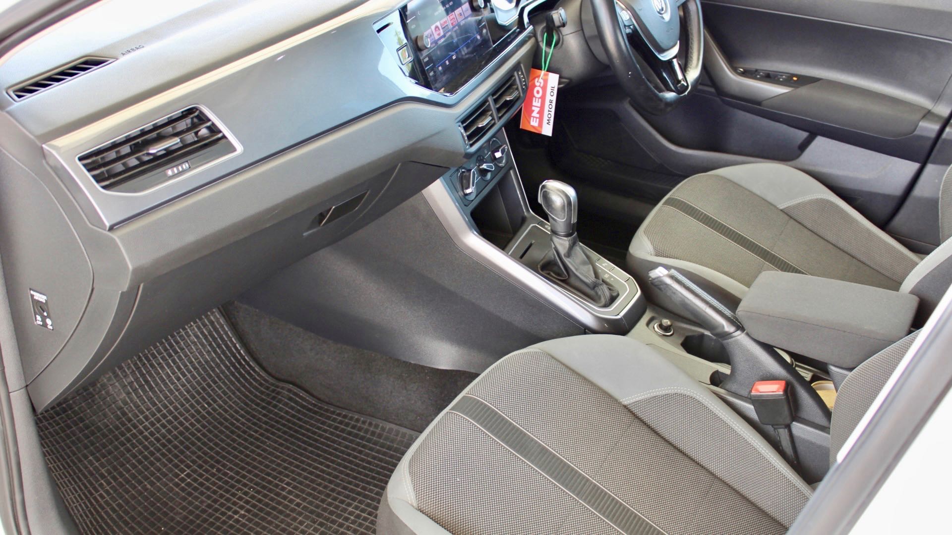 
								Volkswagen Polo R-Line 1.0 TSI full									