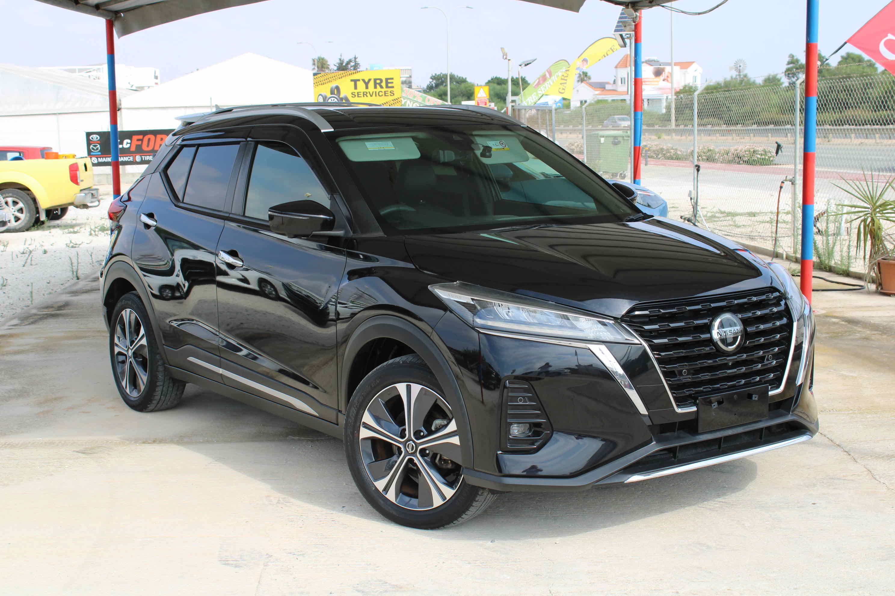 
								Nissan Kicks e-POWER full									