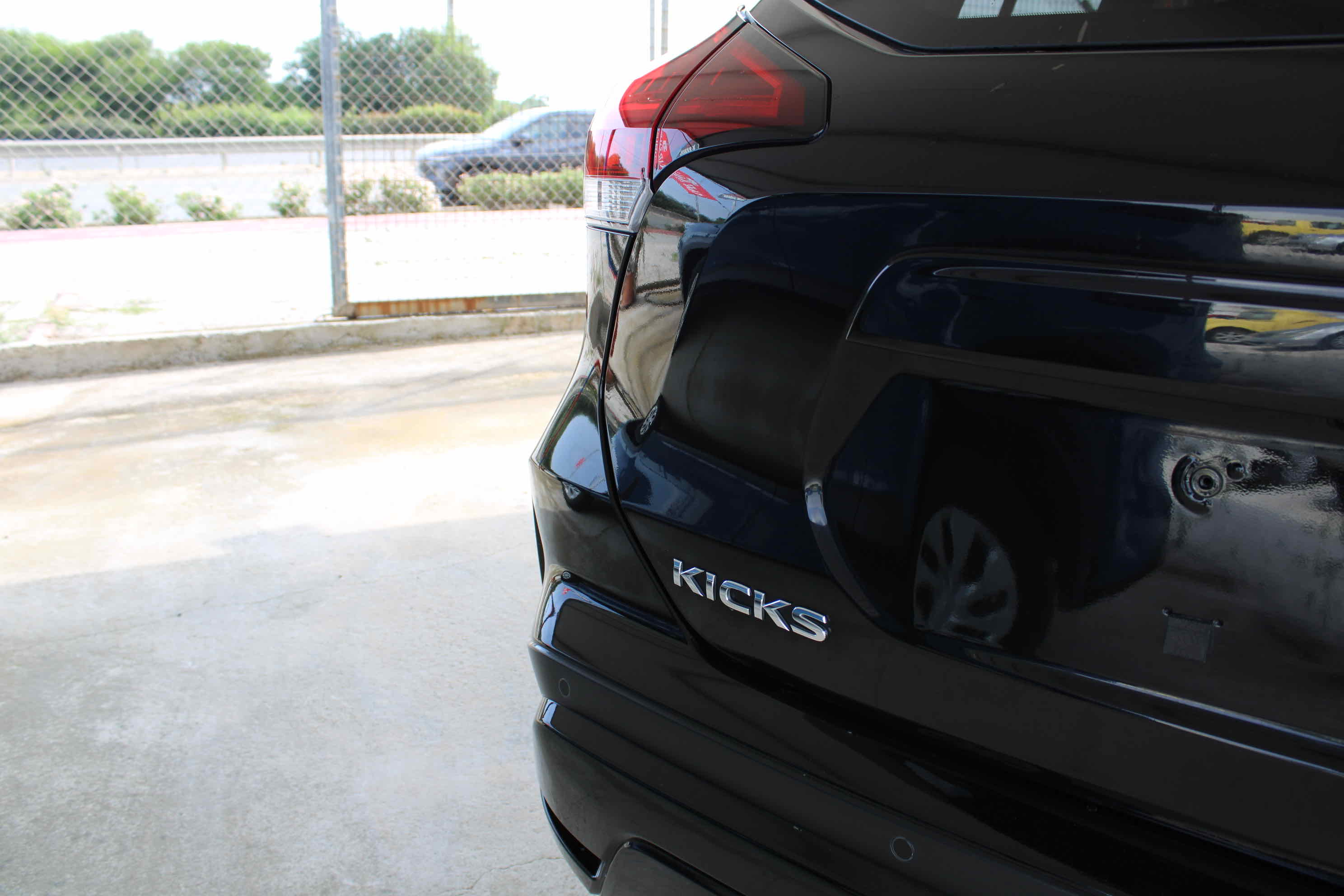 
								Nissan Kicks e-POWER full									