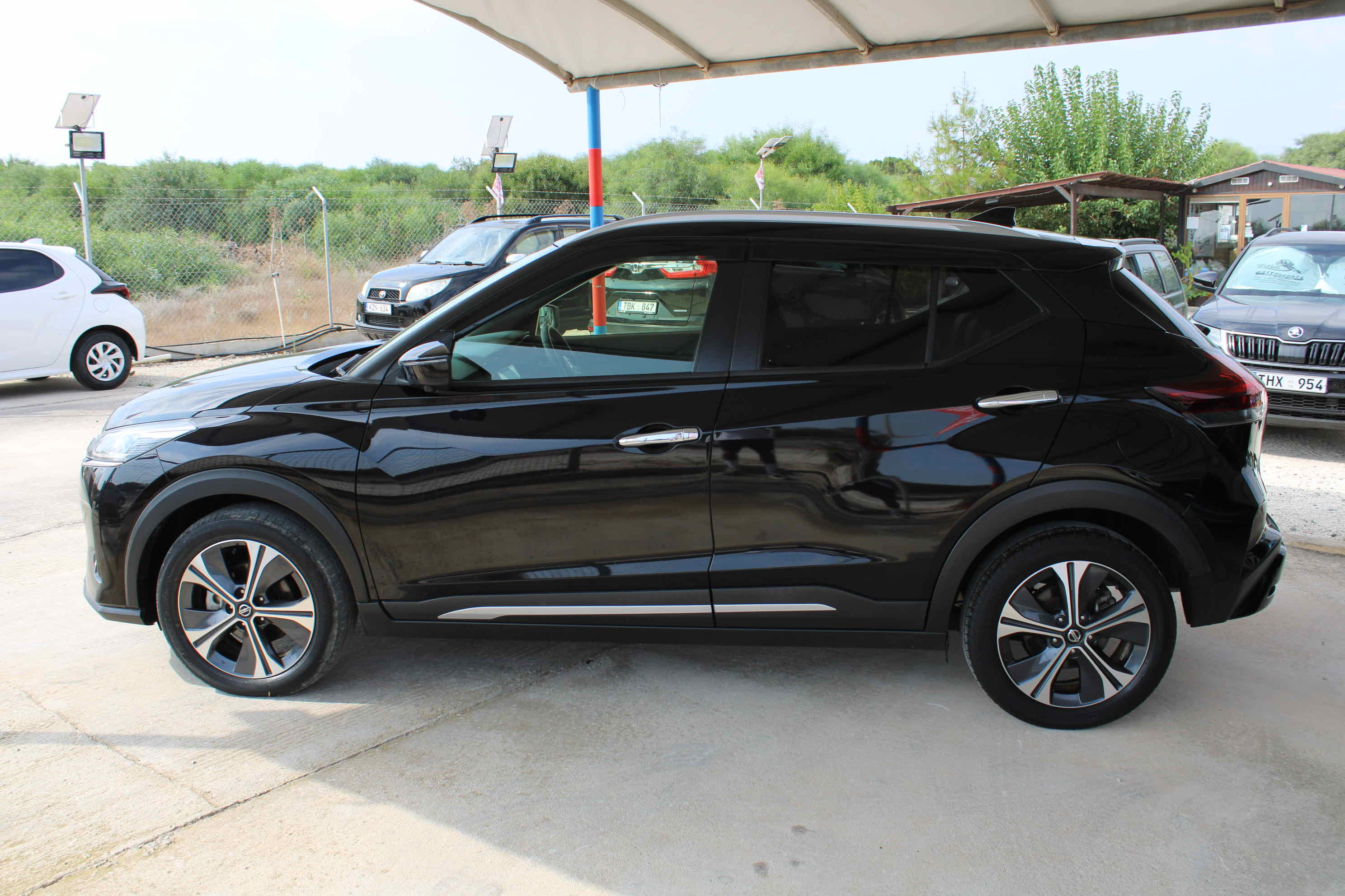 
								Nissan Kicks e-POWER full									