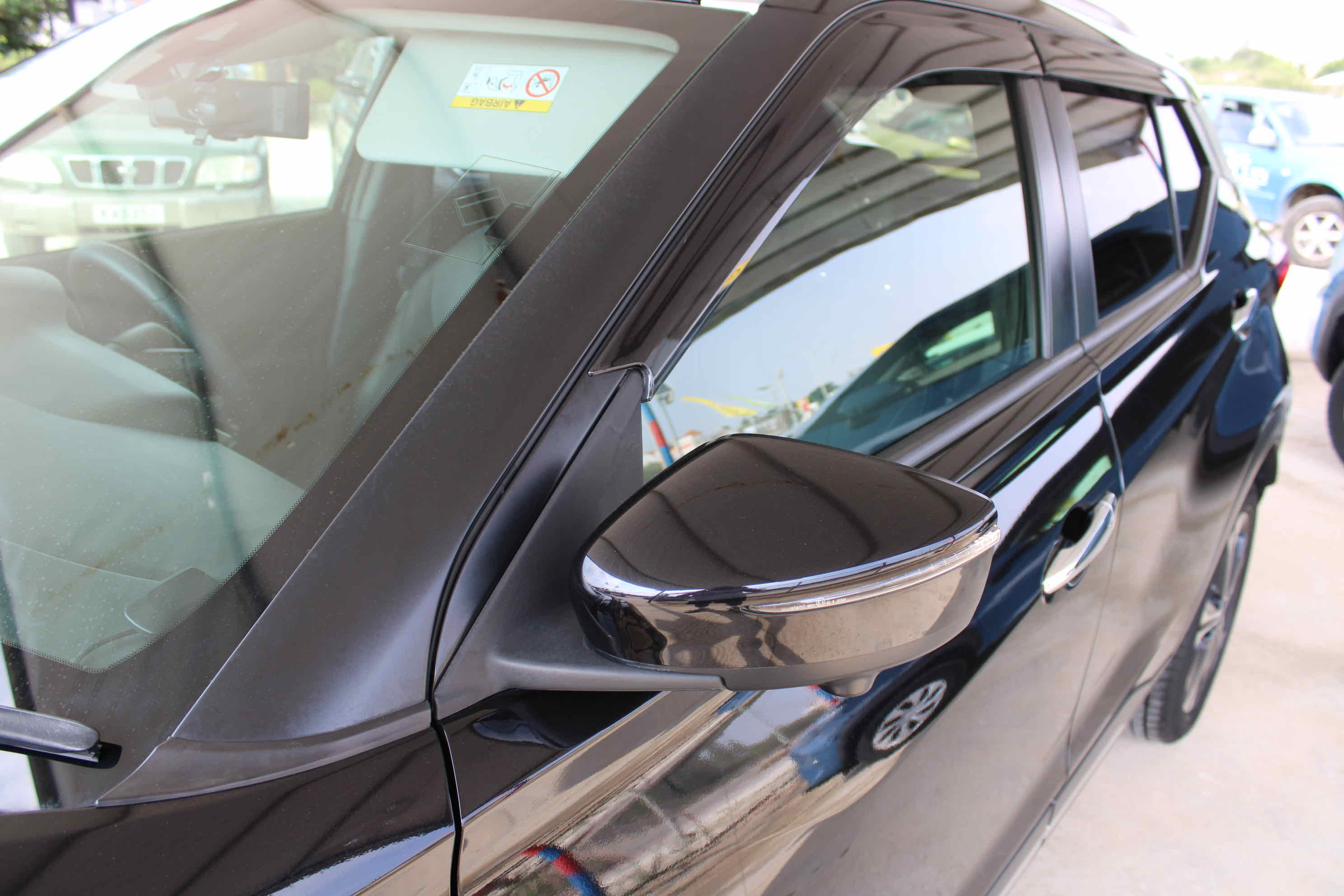 
								Nissan Kicks e-POWER full									