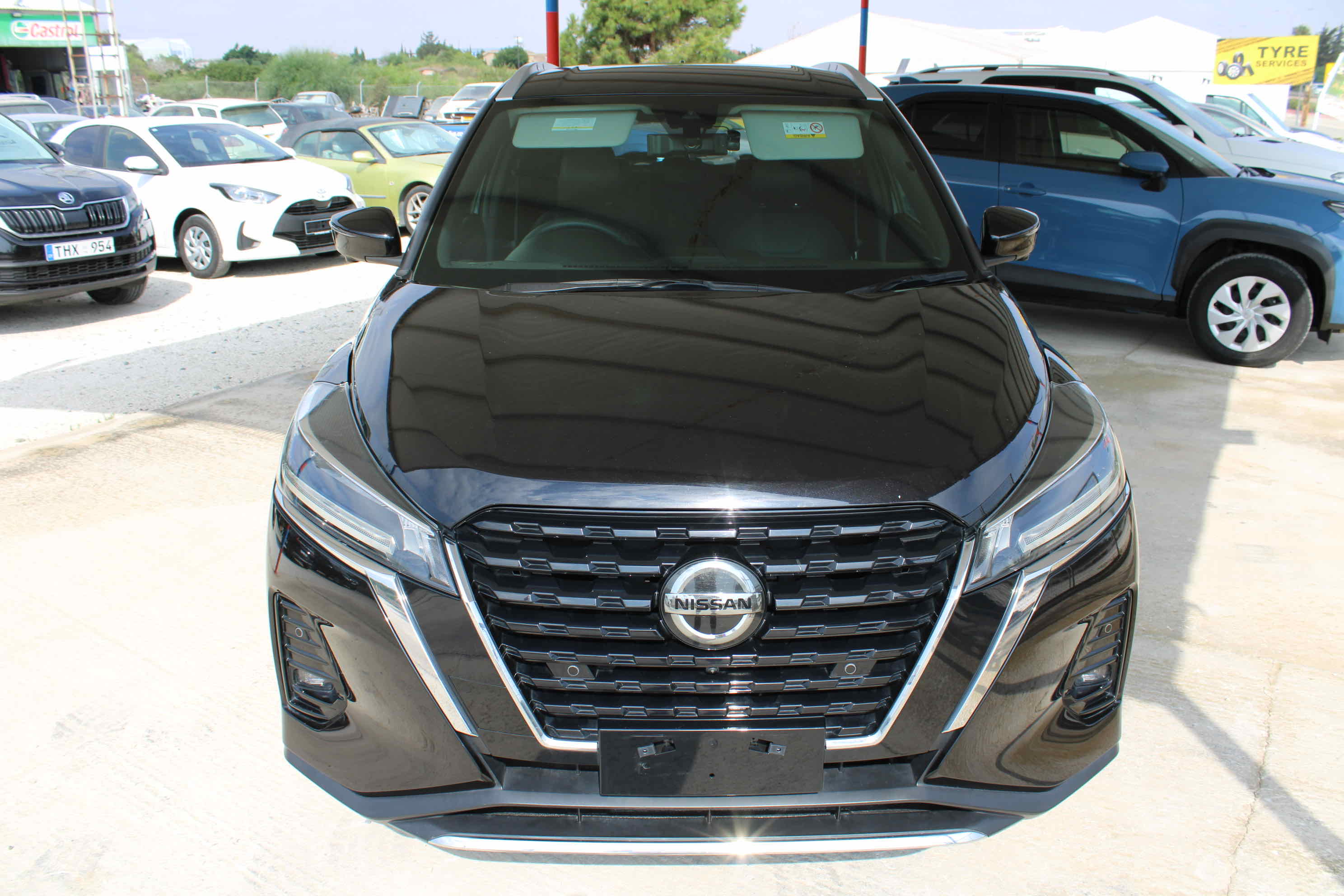 
								Nissan Kicks e-POWER full									