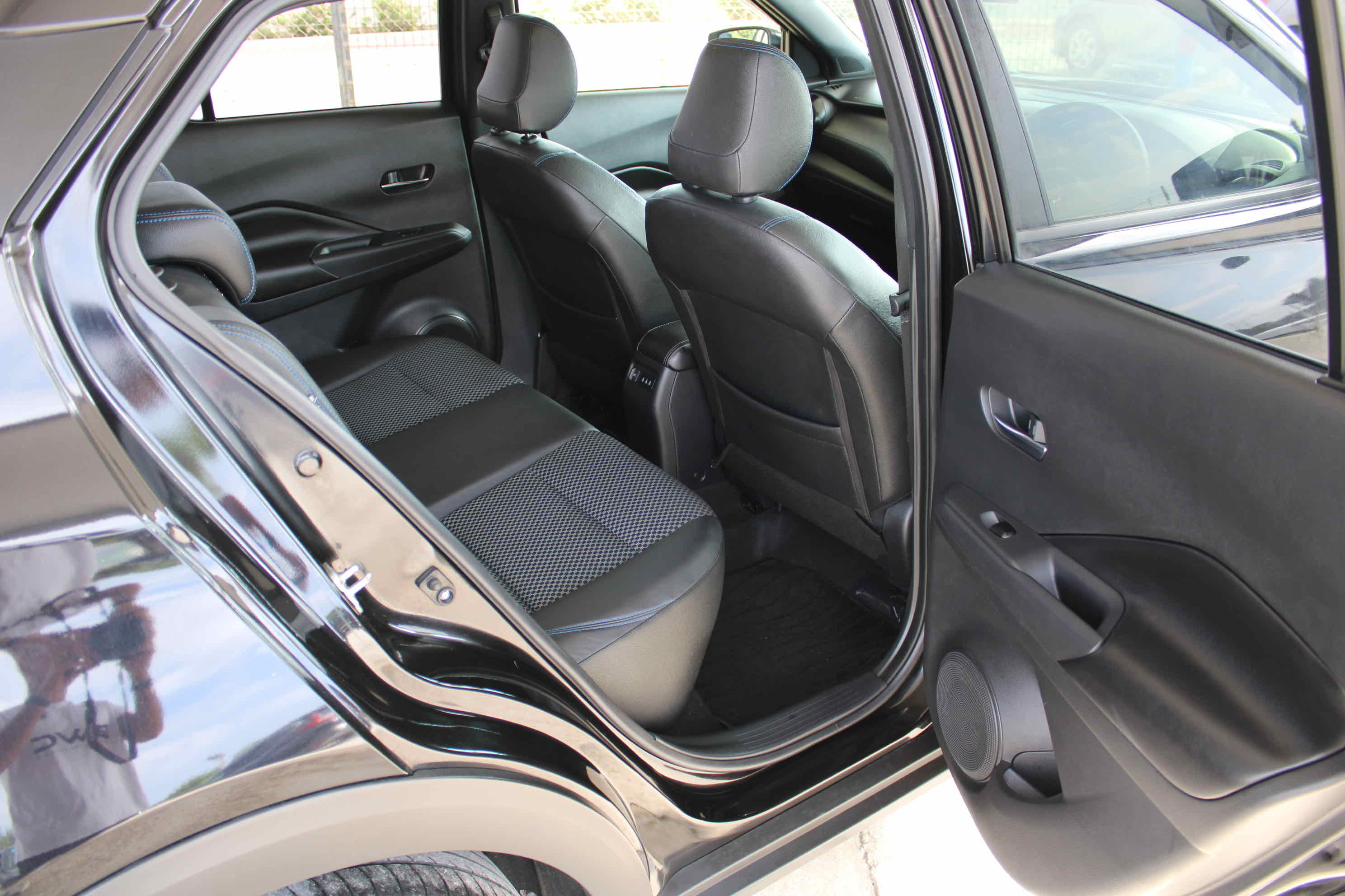 
								Nissan Kicks e-POWER full									