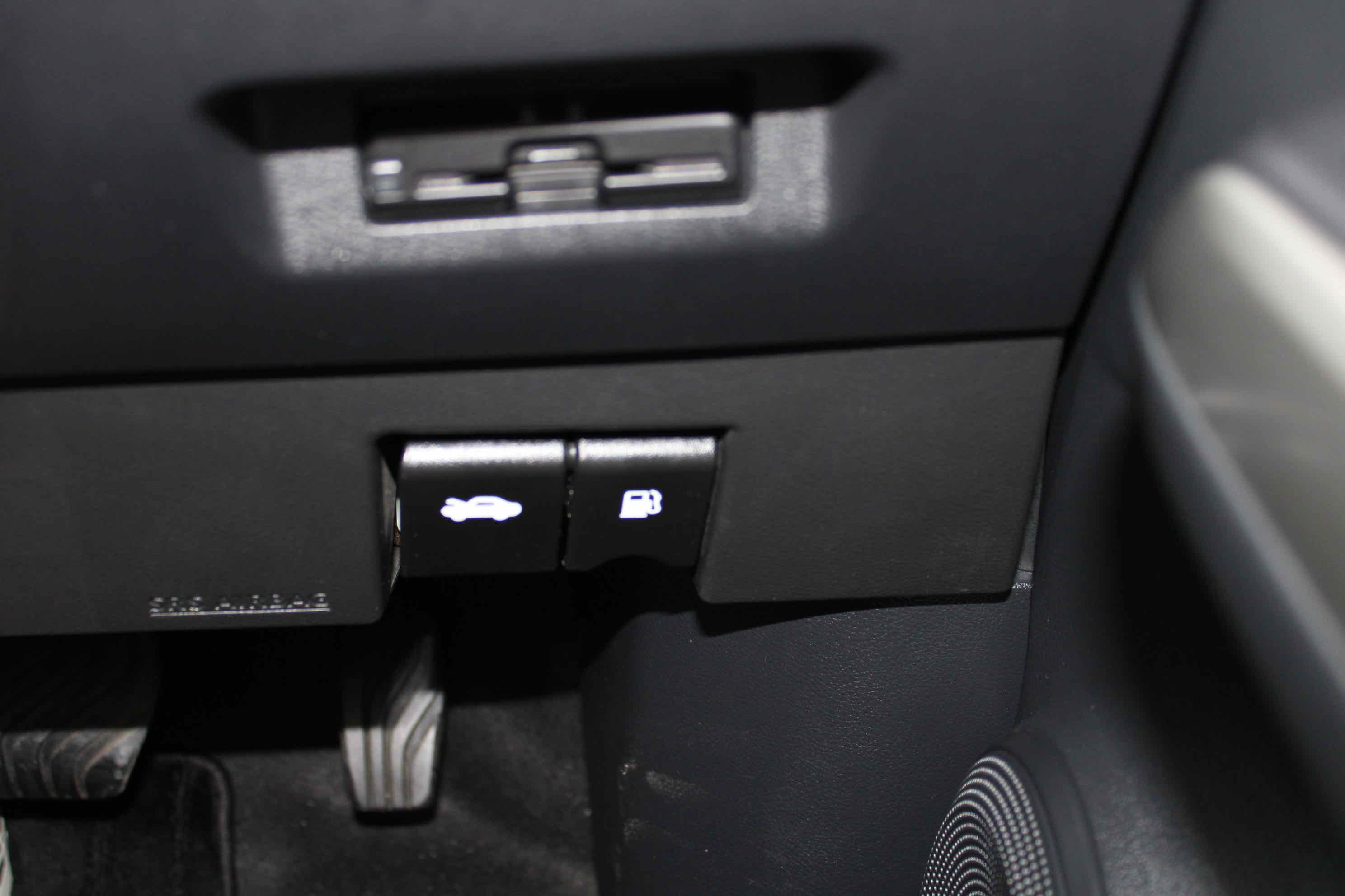 
								Nissan Kicks e-POWER full									