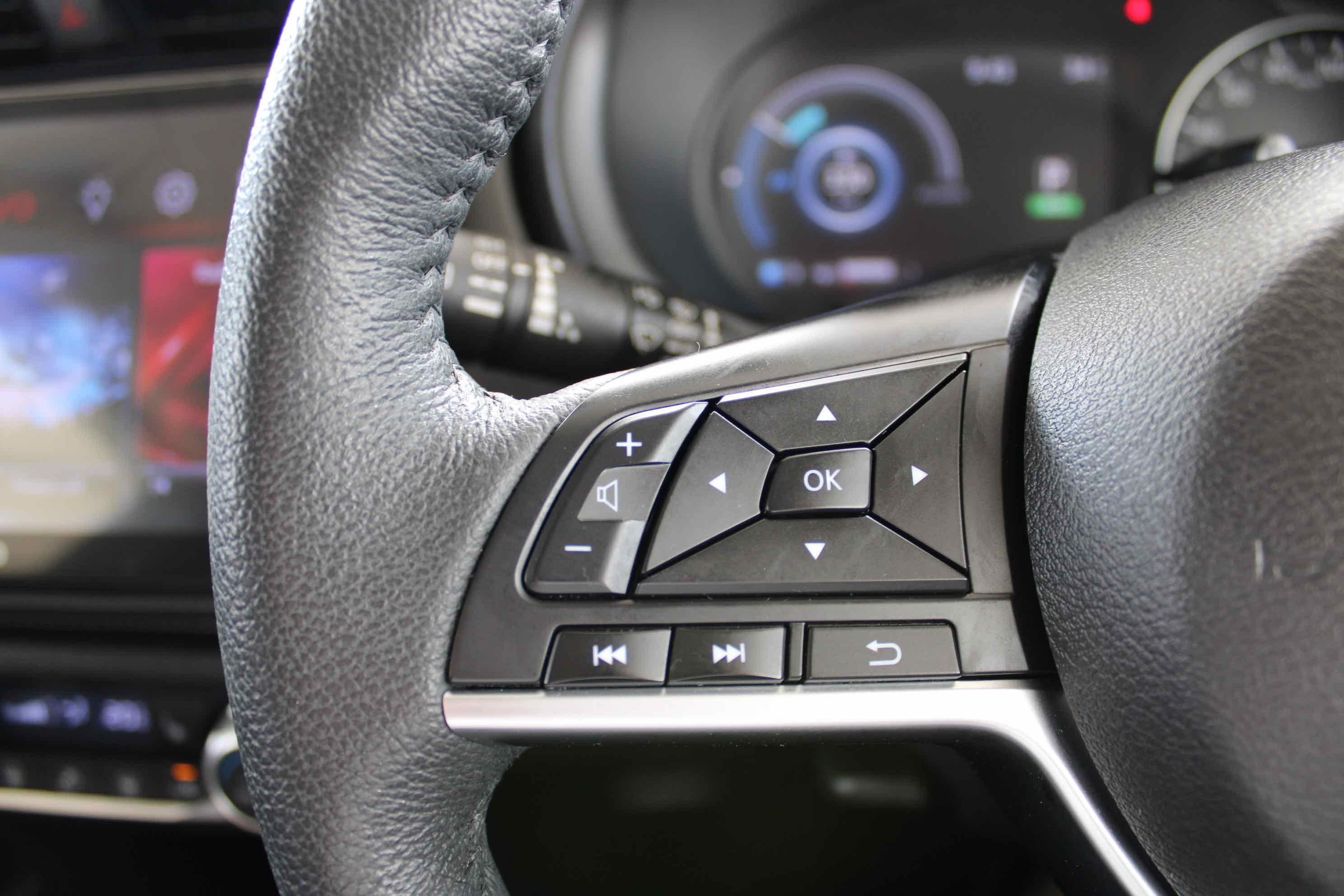 
								Nissan Kicks e-POWER full									