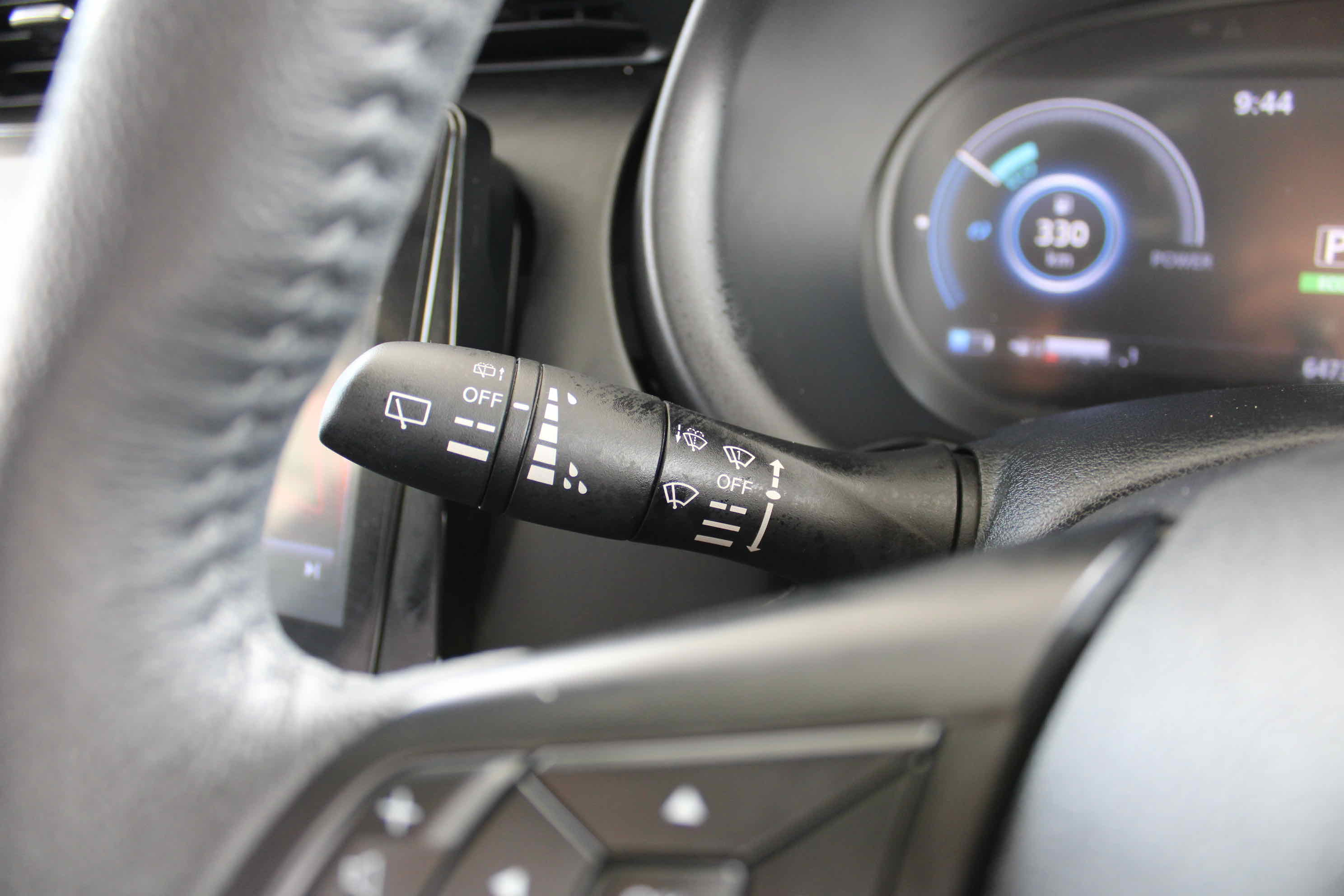 
								Nissan Kicks e-POWER full									