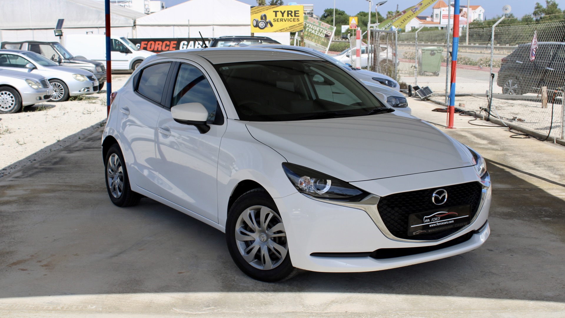 
								Mazda 2 Skyactiv-G full									