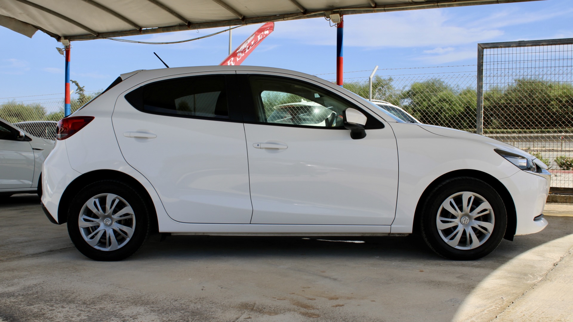 
								Mazda 2 Skyactiv-G full									