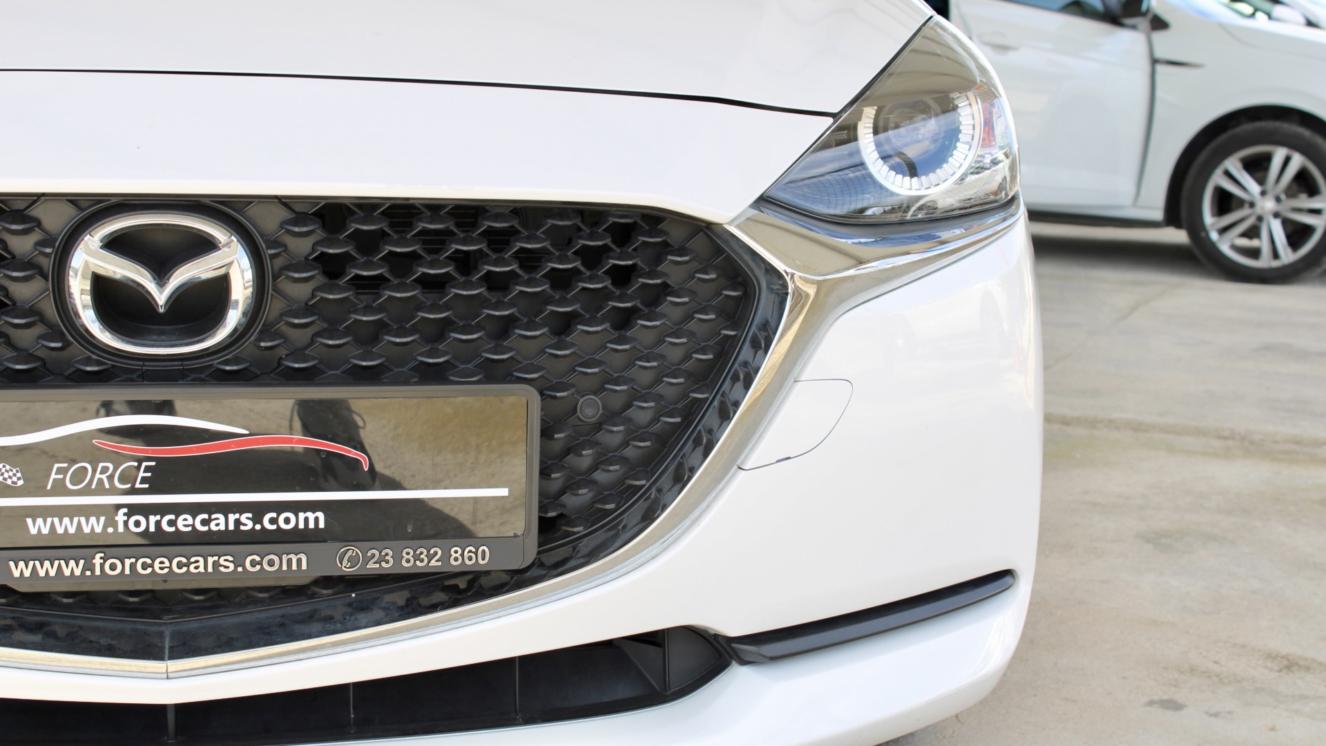 
								Mazda 2 Skyactiv-G full									