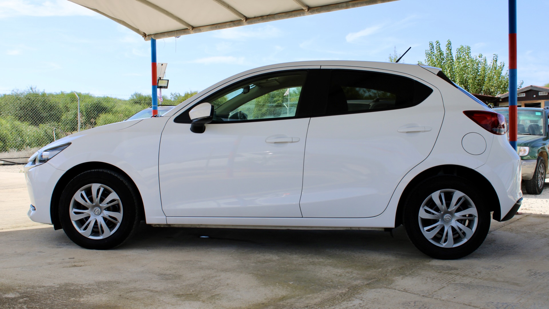 
								Mazda 2 Skyactiv-G full									