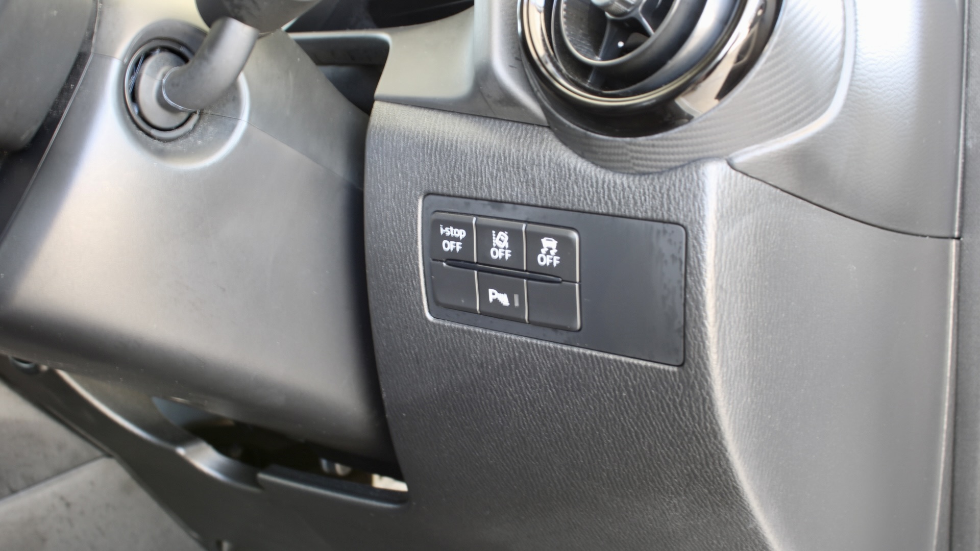 
								Mazda 2 Skyactiv-G full									