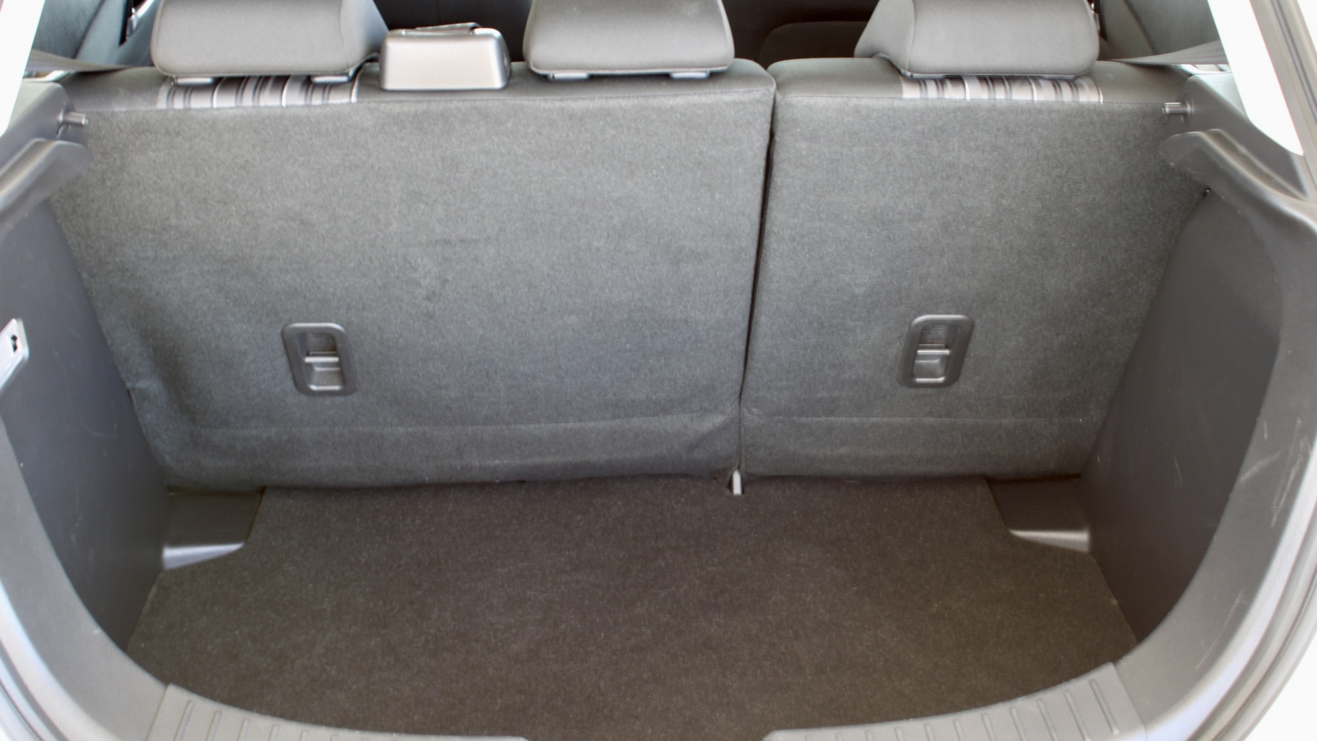 
								Mazda 2 Skyactiv-G full									