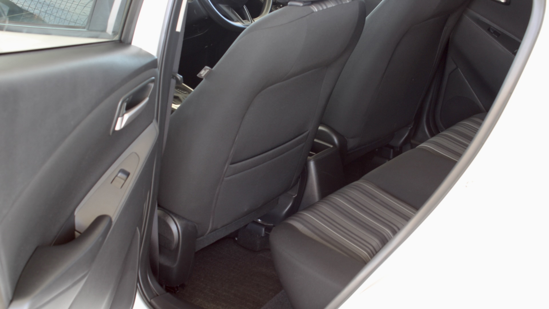 
								Mazda 2 Skyactiv-G full									