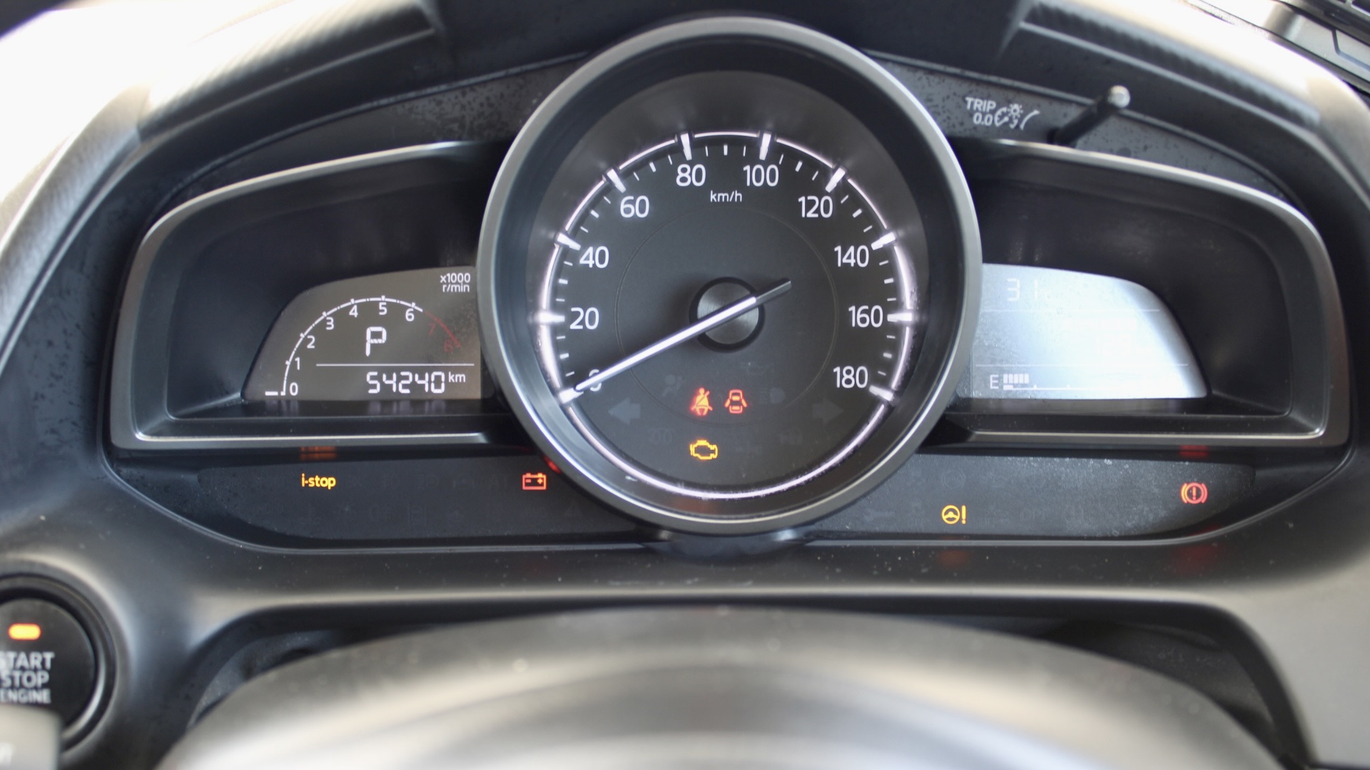 
								Mazda 2 Skyactiv-G full									