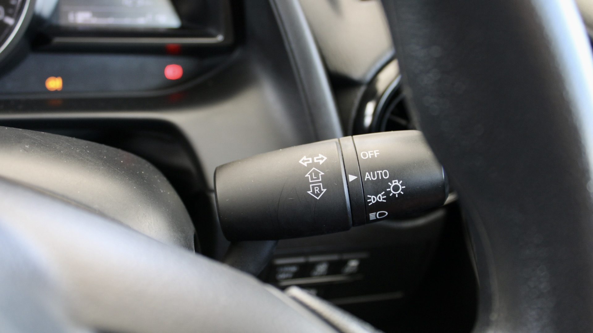 
								Mazda 2 Skyactiv-G full									
